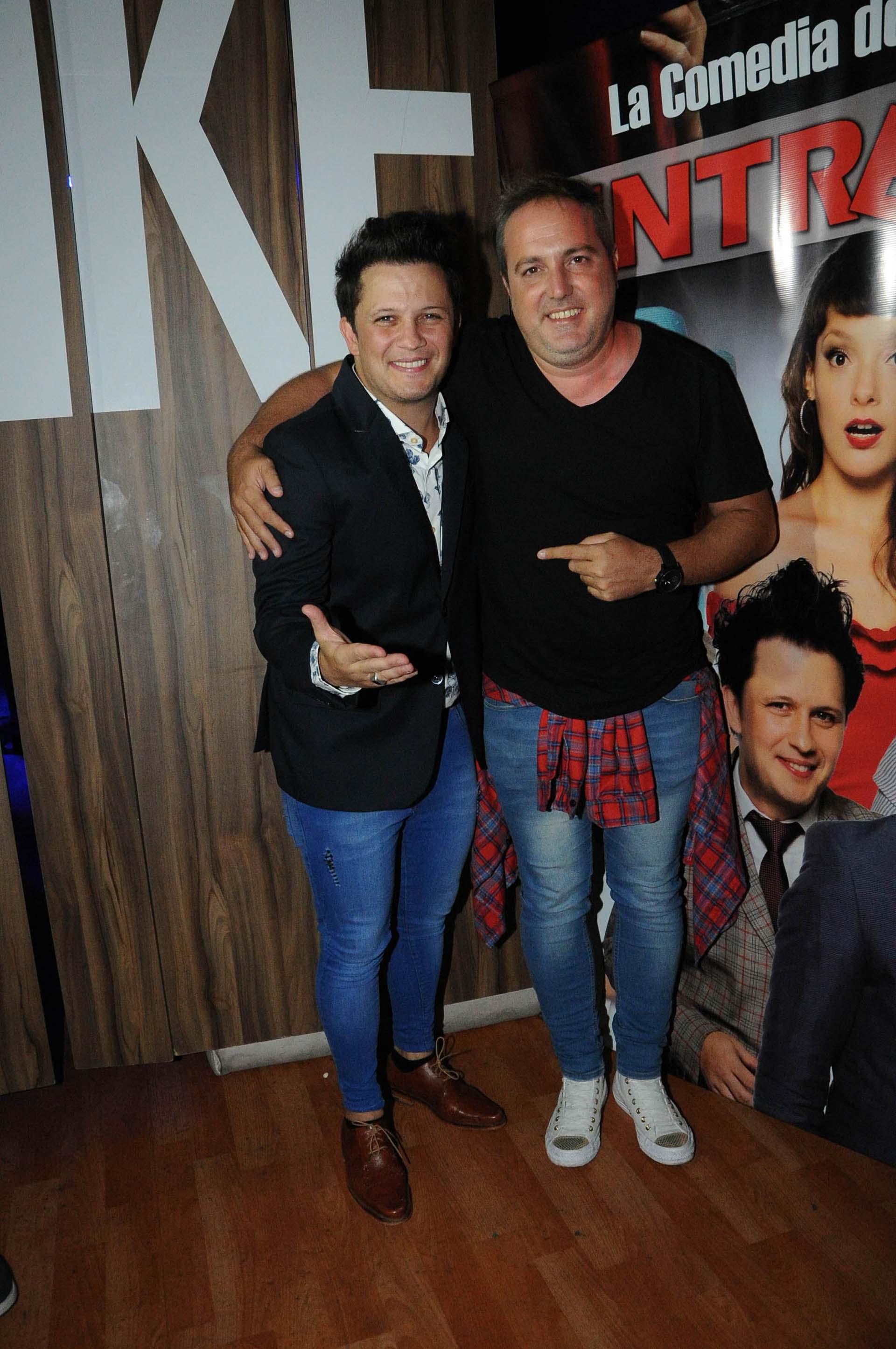 Con “El Polaco”, encargado de prensa del boliche donde se realizó el evento (Verónica Guerman / Teleshow)