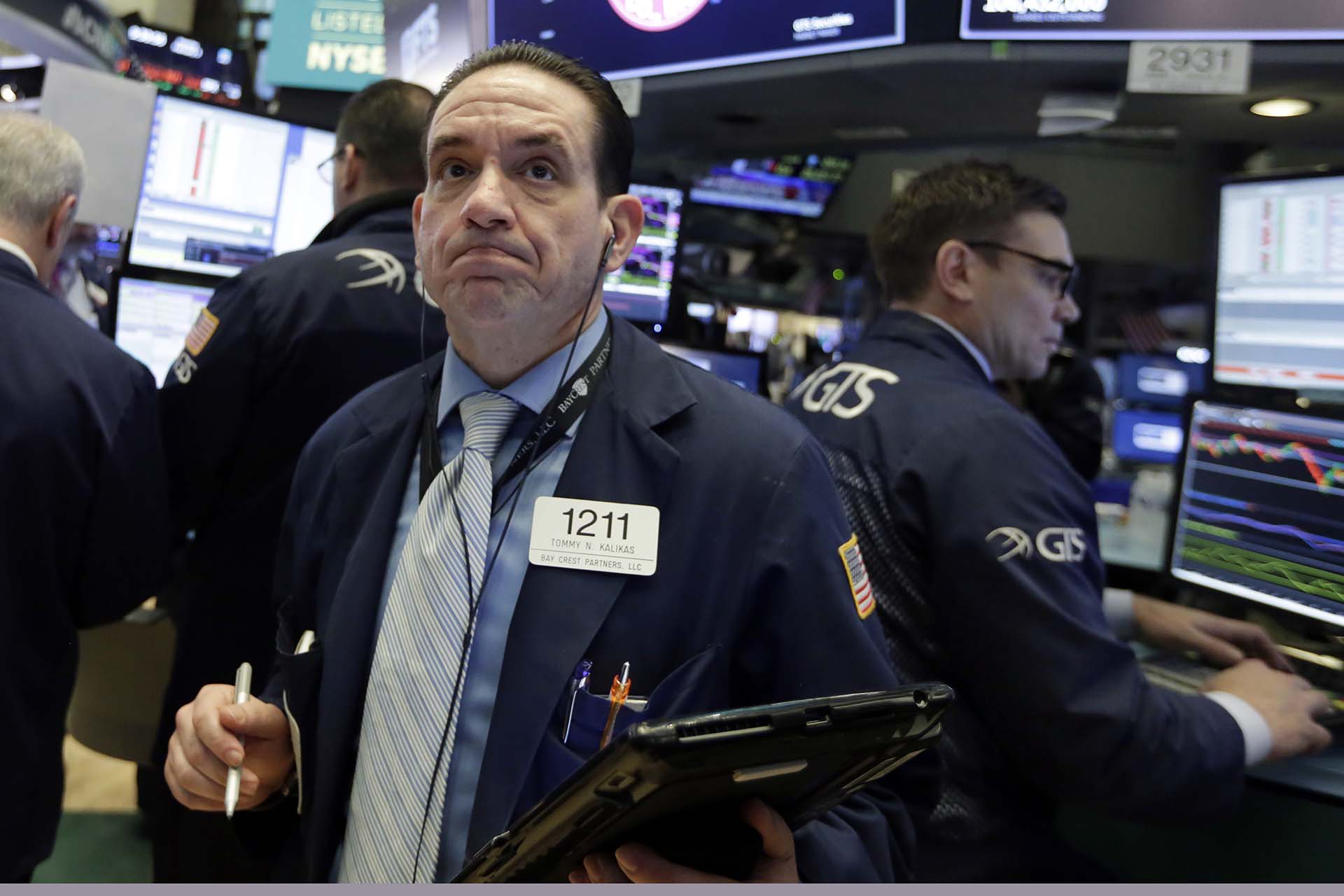Los brokers temen otra jornada difícil en Wall Street (AP Photo/Richard Drew)