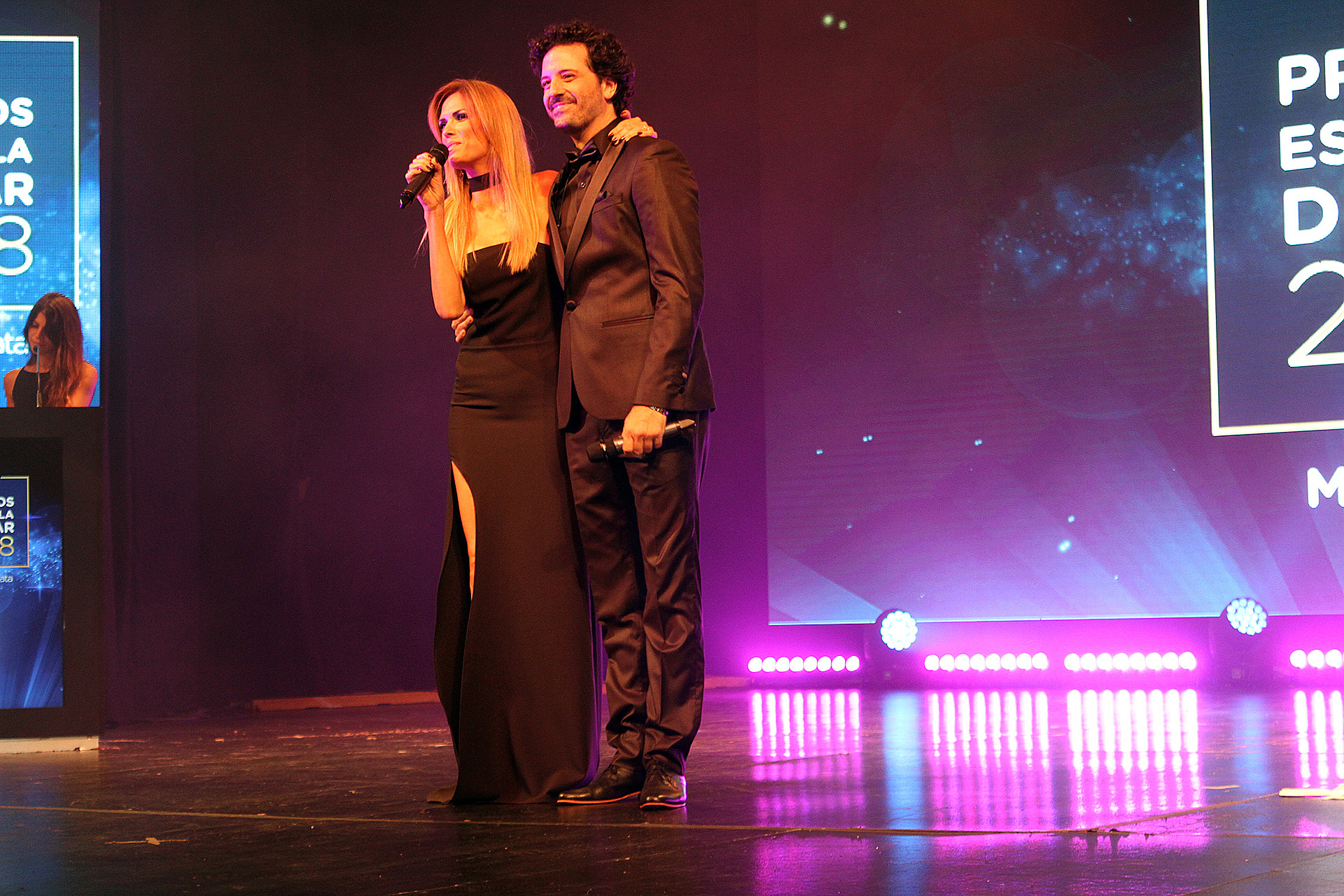 Viviana Canosa y Julián Labruna, conductores de la ceremonia