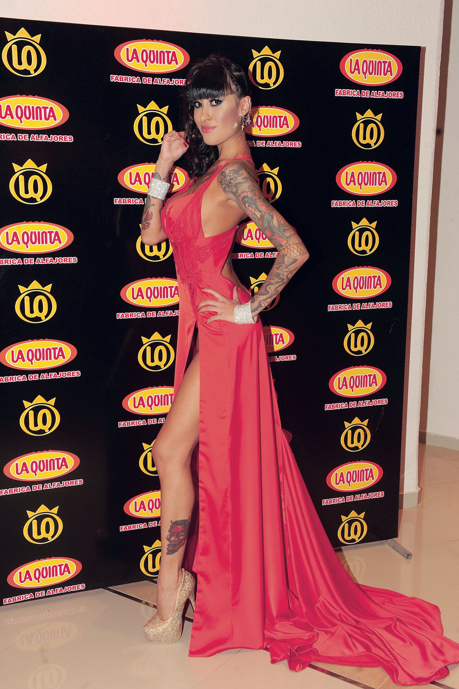Tamara Gala probó los alfajores de La Quinta. (Foto GENTE)