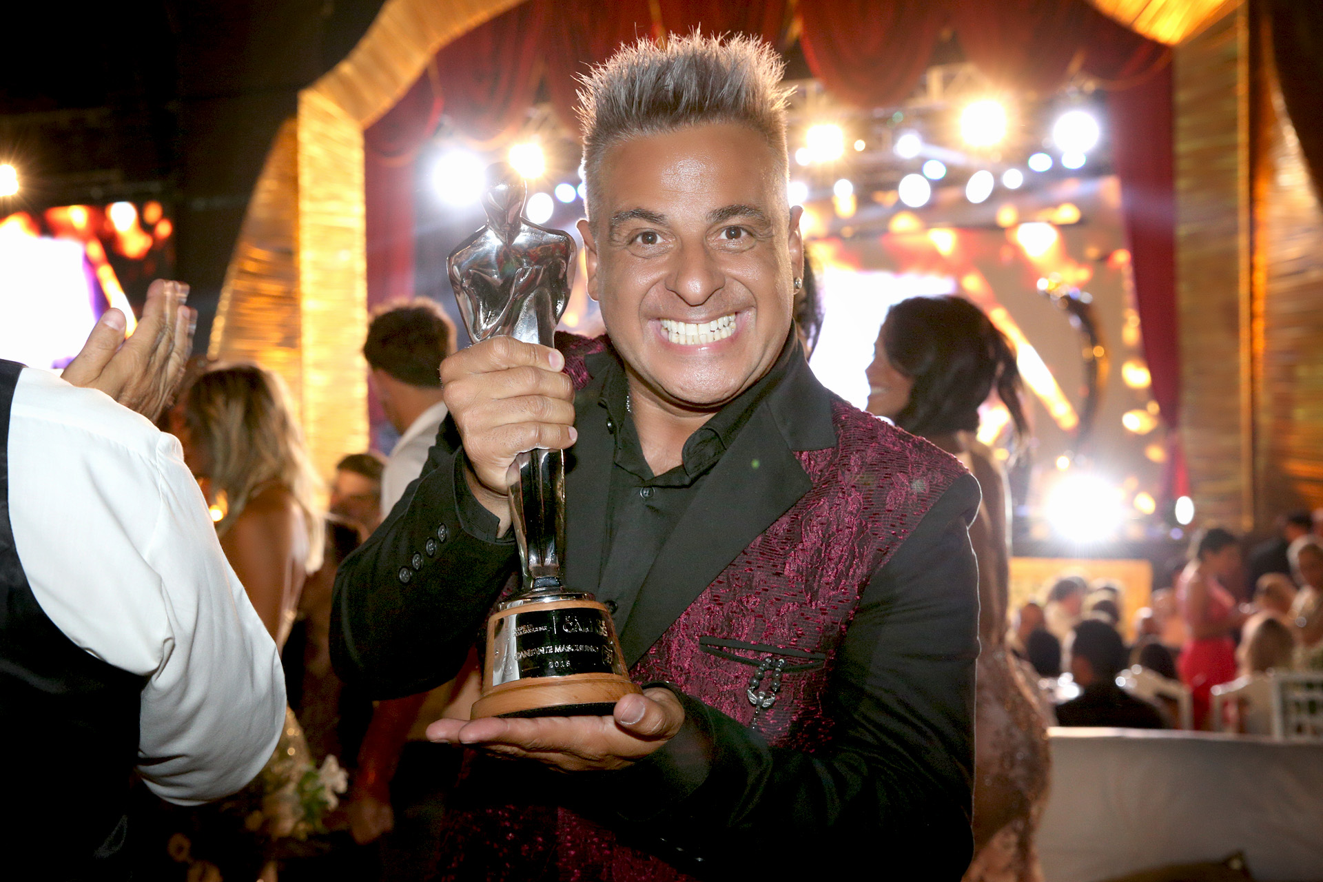 Marcelo Iripino, Mejor Cantante, por Bien Argentino