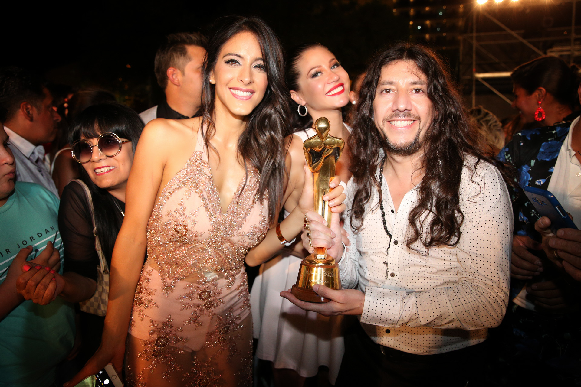 El elenco de Bien Argentino, ganadores del Oro