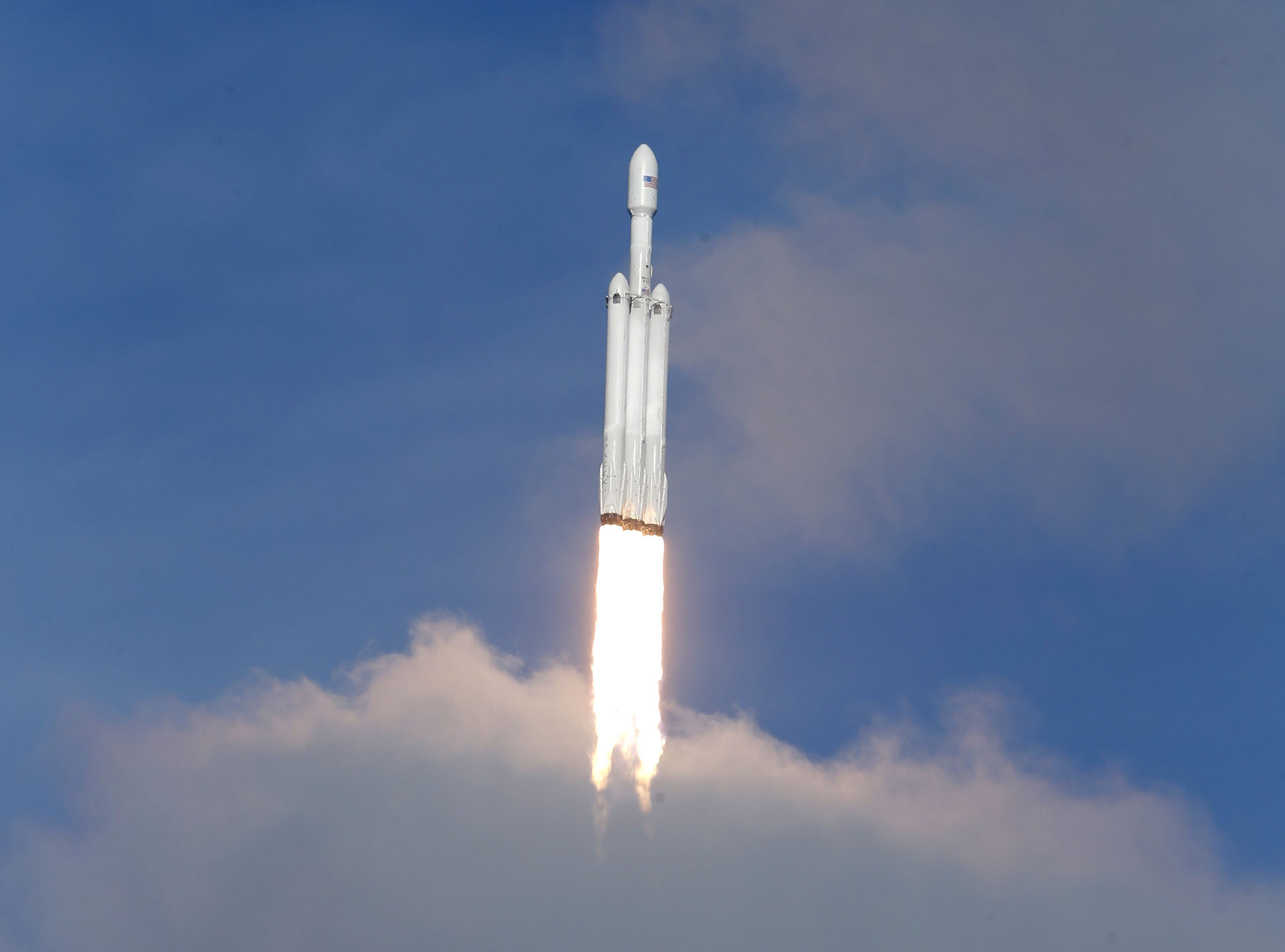 Para Musk , este lanzamiento marca el primer paso en su plan de colonizar Marte