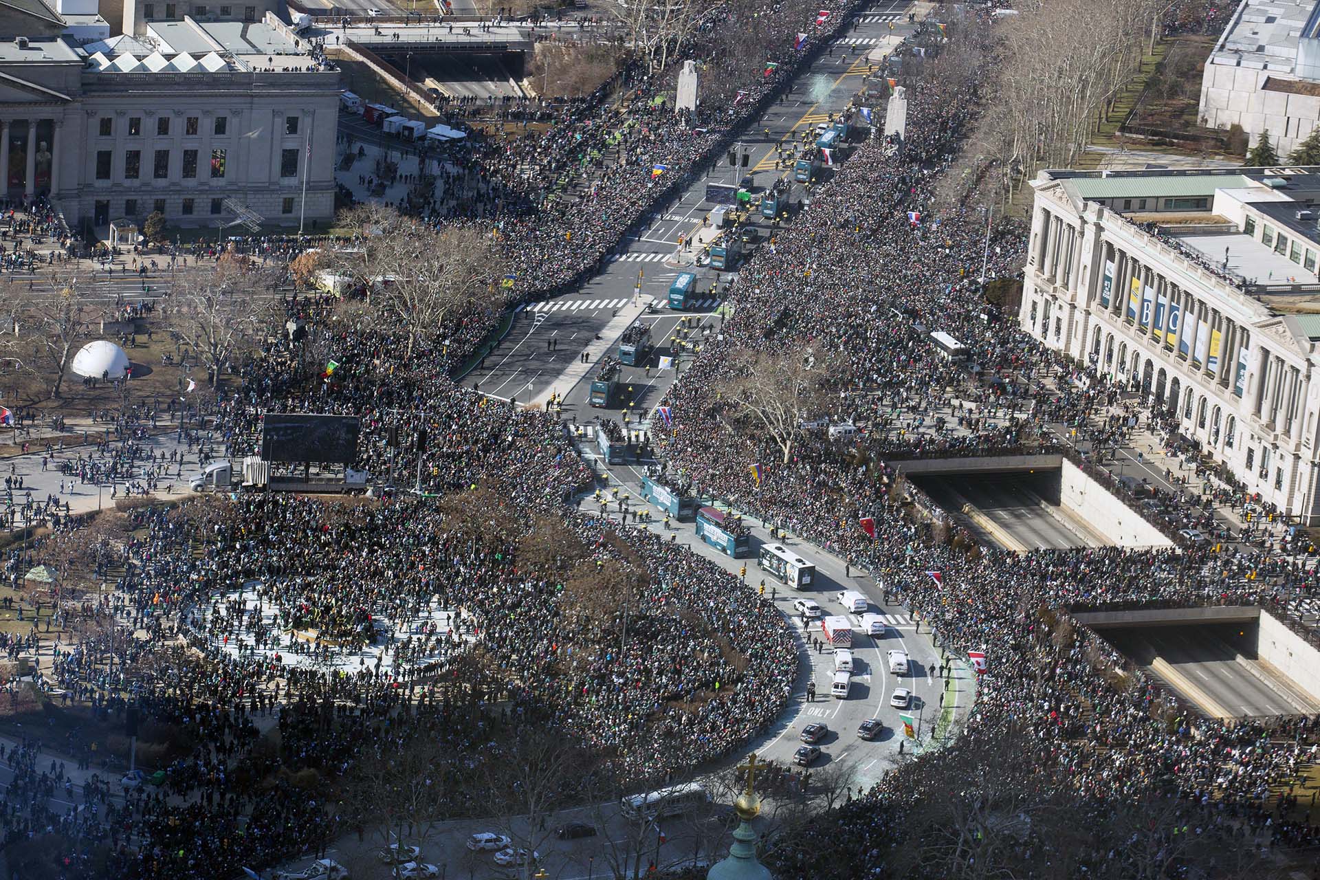 Algo así no se daba en la ciudad desde el 2008 cuando los Filis de Filadelfia, equipo de béisbol de la Liga Nacional, ganó la Serie Mundial y también hubo cerca de un millón de personas que celebraron el triunfo (Jessica Griffin/The Philadelphia Inquirer via AP)