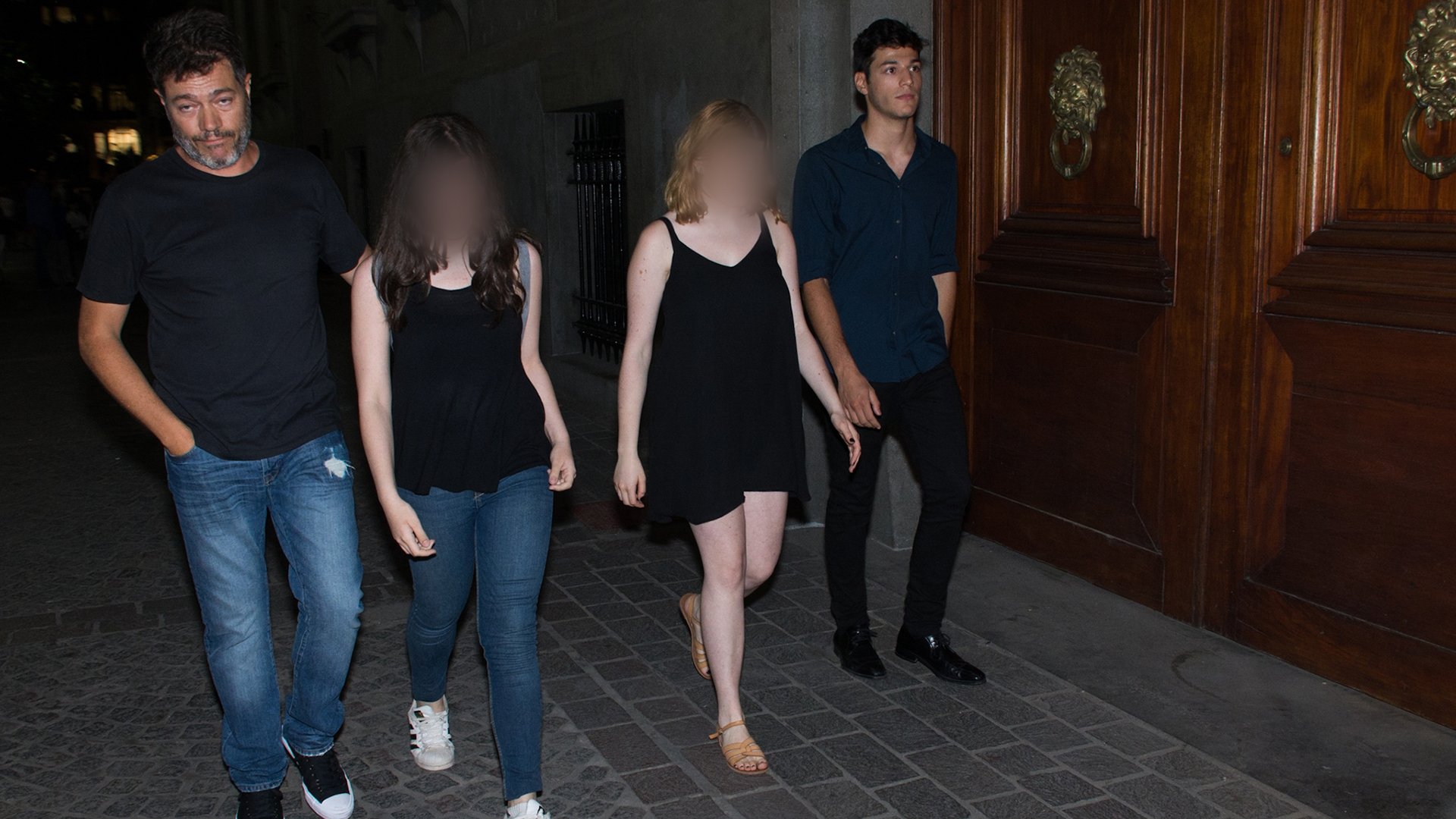 Marcelo Funes junto a sus hijos Luna y Agustín