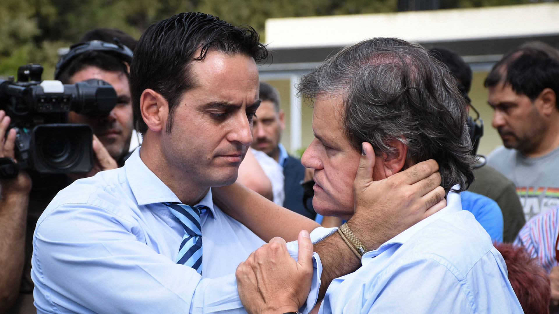 Ignacio González Prieto le da las condolencias a Quique Sacco