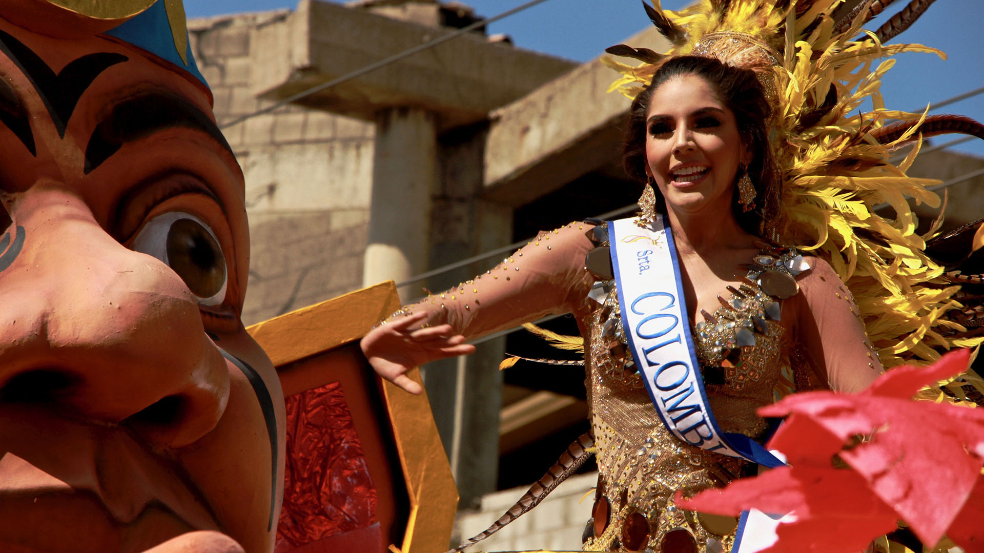 La Señorita Colombia, Laura González, se gozó el Carnaval desde su carroza