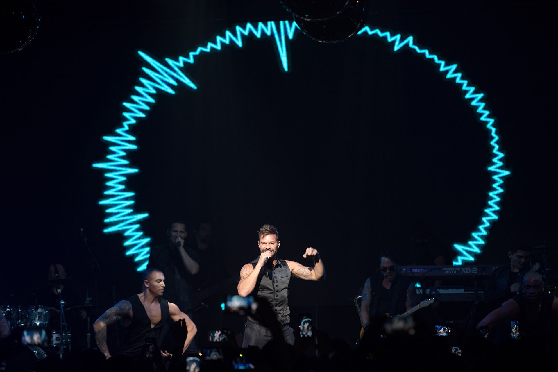 La presentación de Ricky Martin estuvo acompañda de un vibrante show de luces