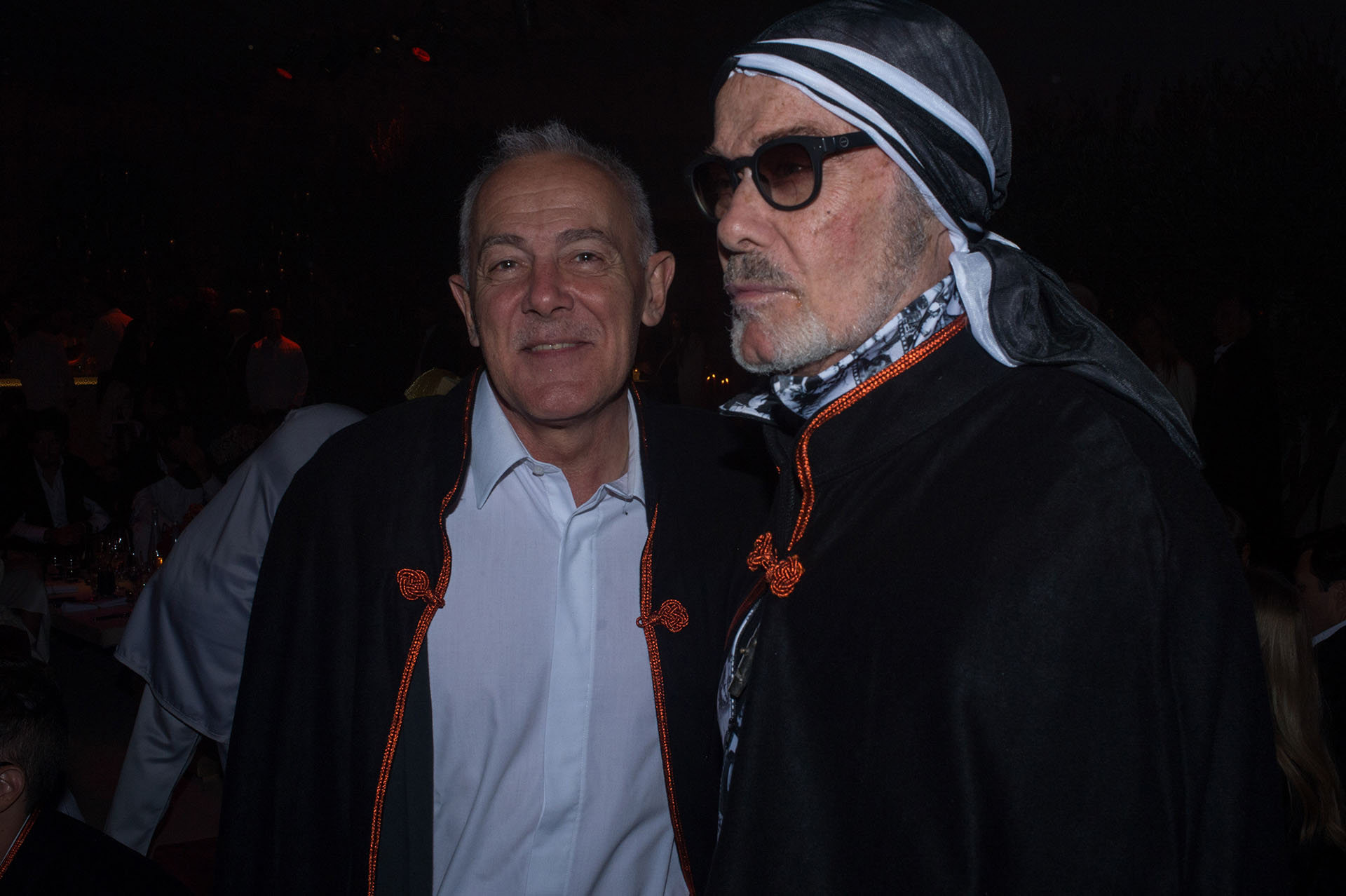 El periodista Martín Wullich junto al diseñador argentino Gino Bogani