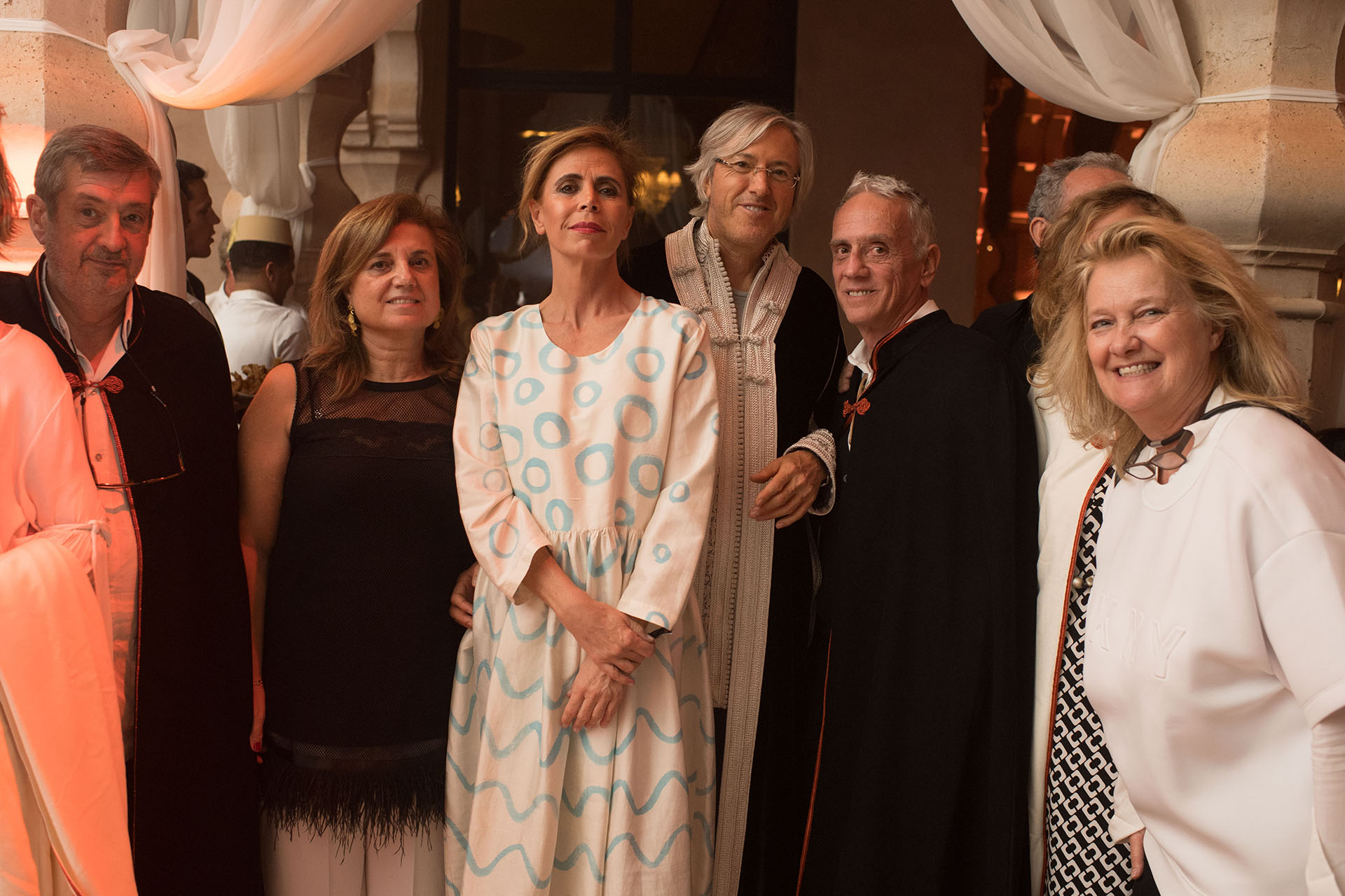Alejandro Roemmers junto a la diseñadora Agatha Ruiz de la Prada e invitados de España, donde vivió y estudió