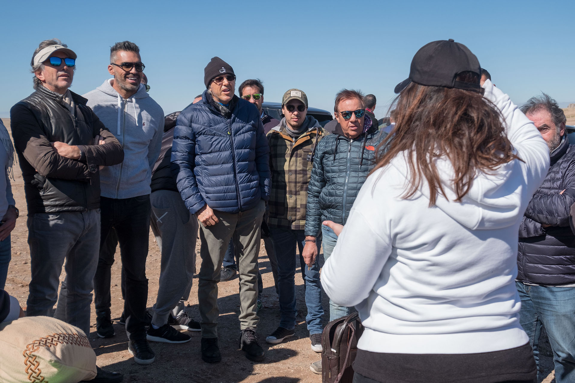 Alajandro Roemmers con su hermano Pablo y amigos en el desierto de Agafay
