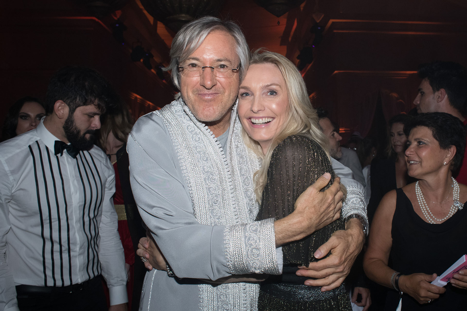 Alejandro Roemmers y Catherine Roemmers durante los fesrtejos en la fiesta oriental