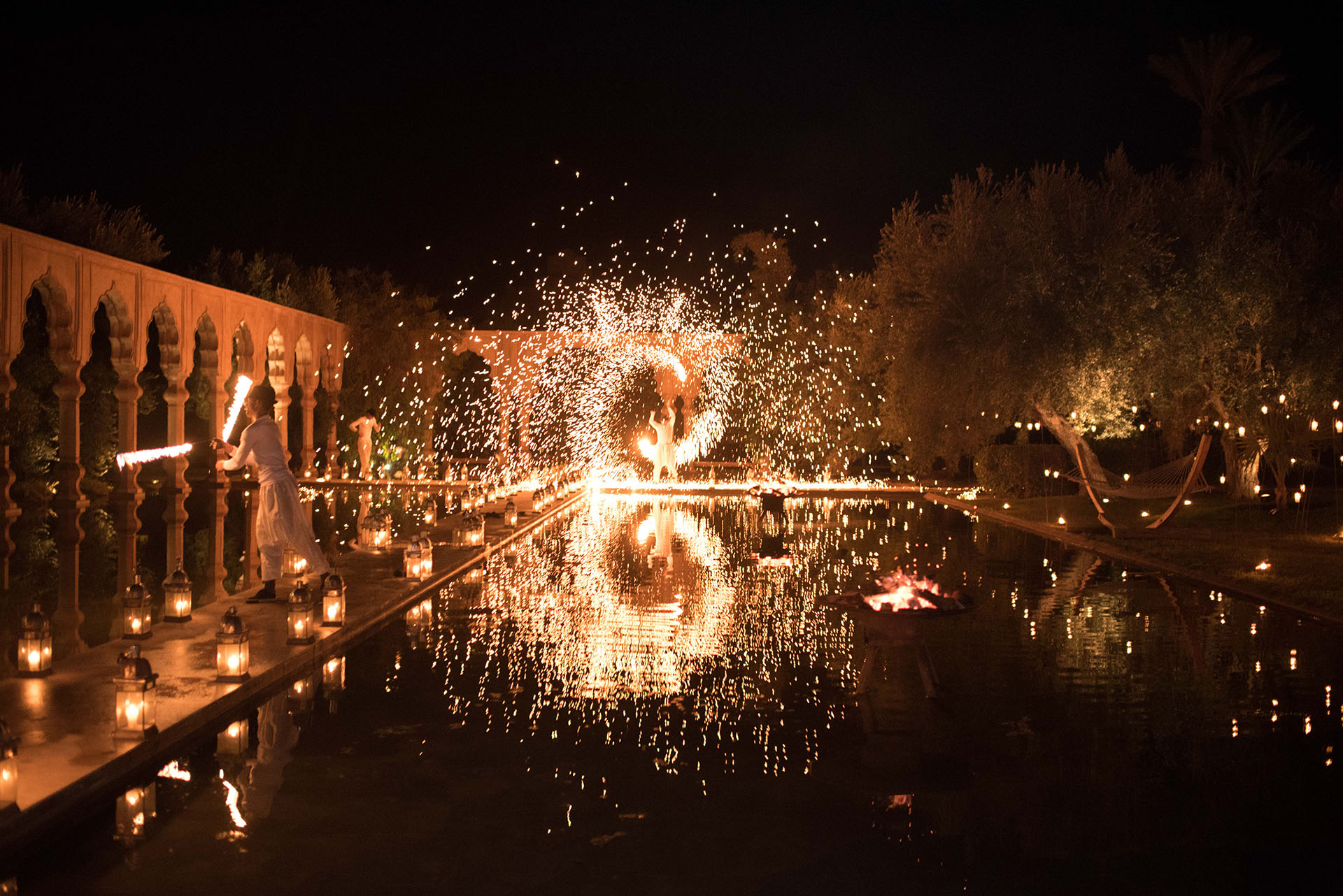 Fuegos artificiales en la Oriental Party. Alejandro Rommers agradeció a los presentes y recordó la importancia de la amistad: “Disfrutar de un amigo es una gran suerte”