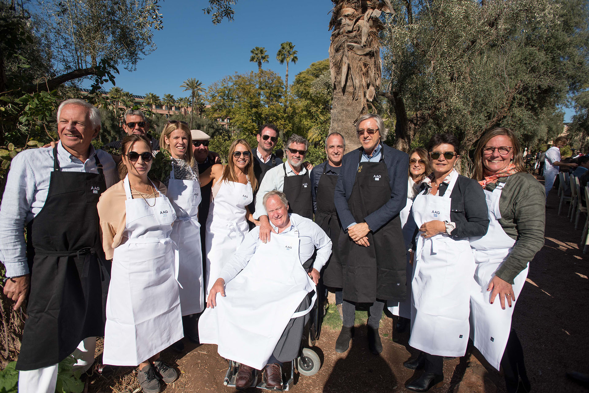 Miembros de la Academia Argentina de Gastronomía posa junto a Alejandro Roemmers
