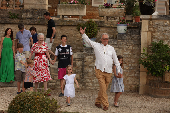 El príncipe Enrique y la reina Margarita junto con la familia en el Castillo de Cayx