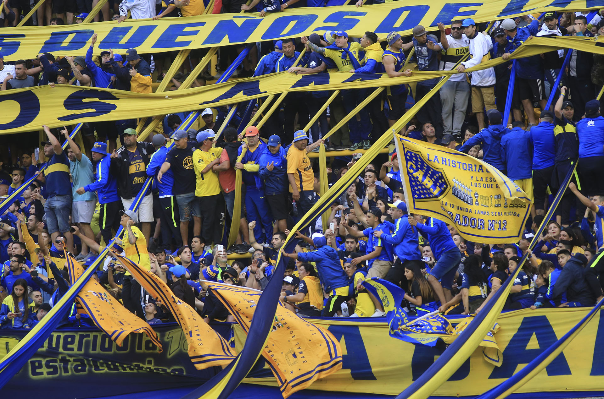zzzznacd2NOTICIAS ARGENTINAS BAIRES, DICIEMBRE 3: La hinchada de Boca durante el partido ante Arsenal correspondiente a la 11° fecha de la Superliga.Foto NA: DANIEL VIDESzzzz