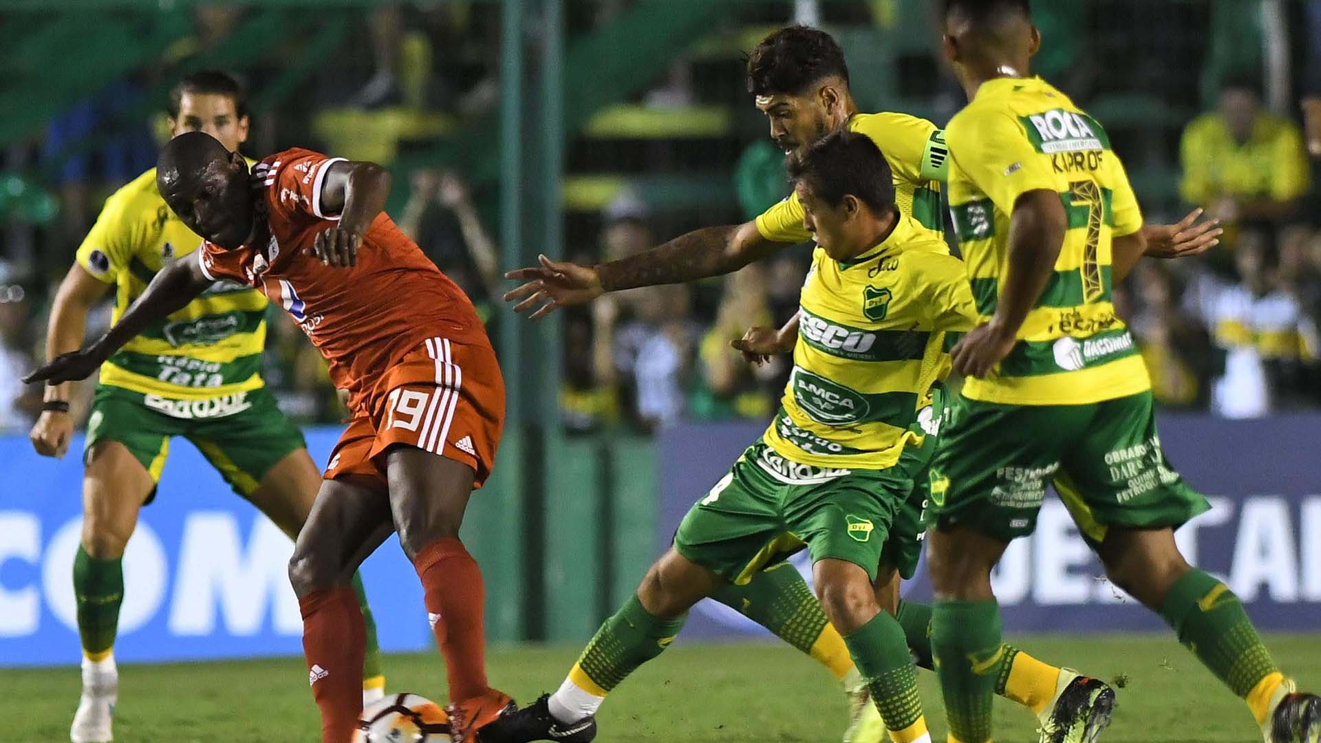 Defensa y Justicia enfrenta a América de Cali por la primera ronda de la Copa Sudamericana en el estadio (Télam)