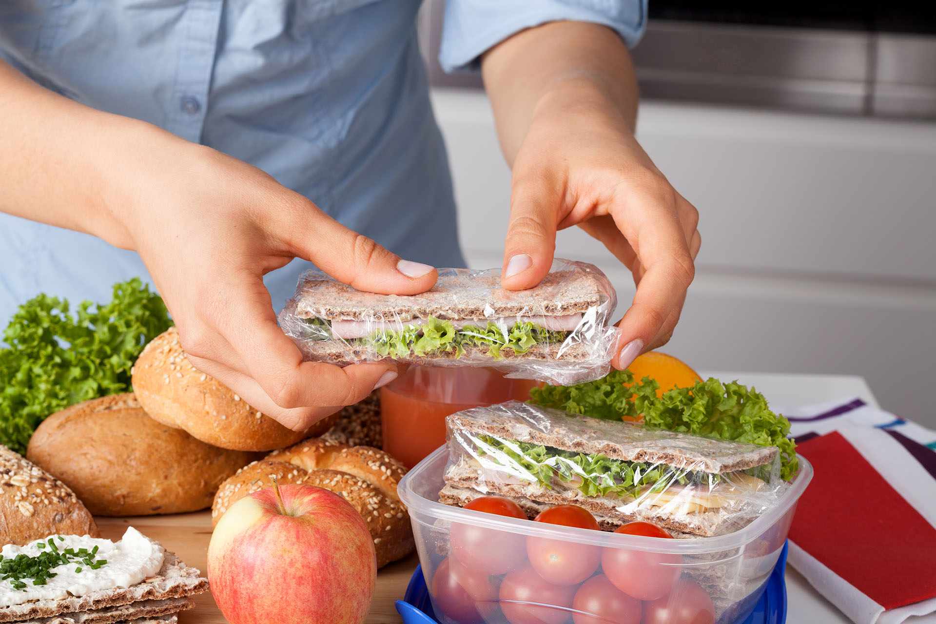 Las viandas son importantes para evitar la comida chatarra fuera de casa (Getty Images)