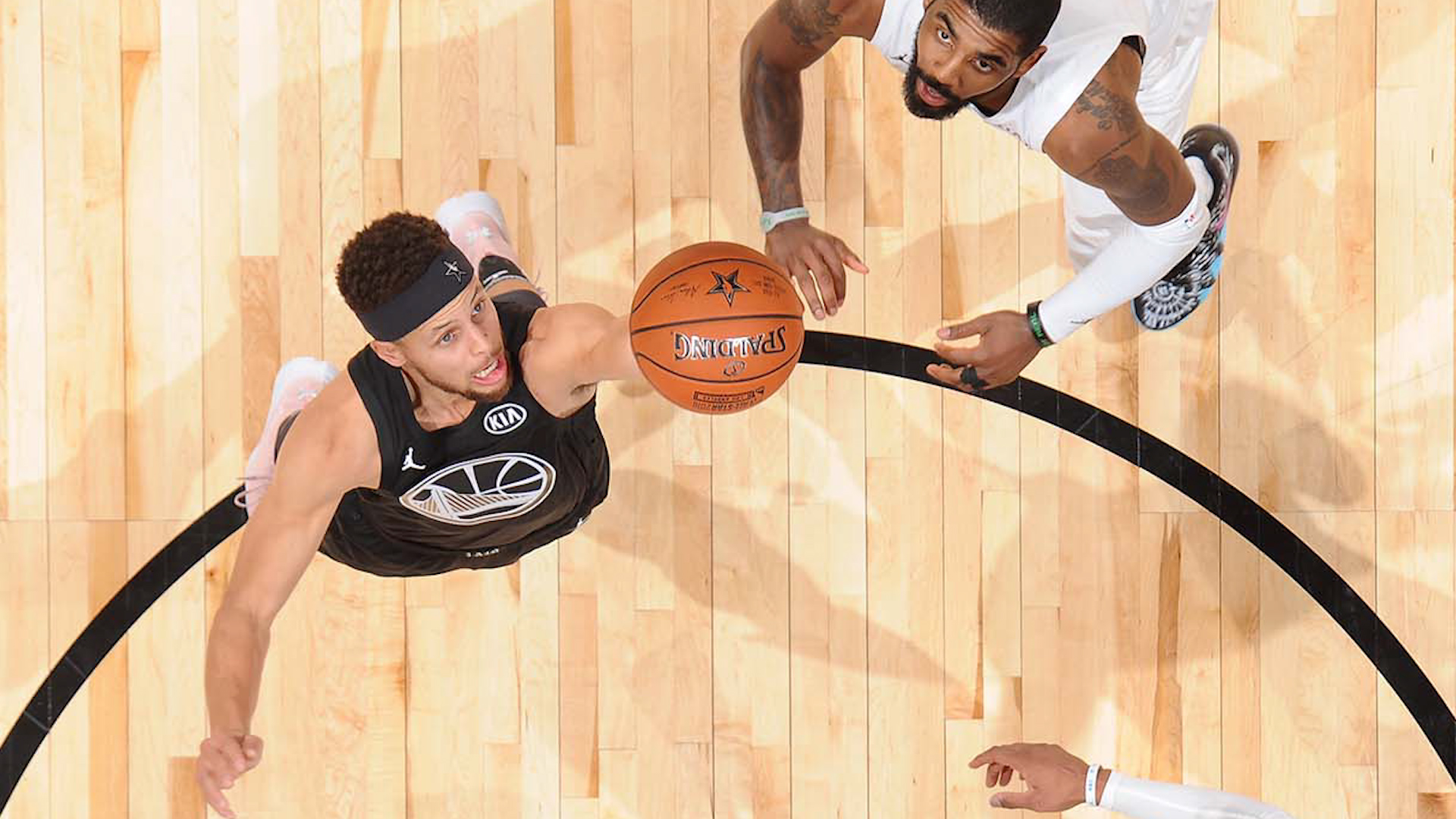 Stephen Curry busca saltar más que todos en el All Star Game