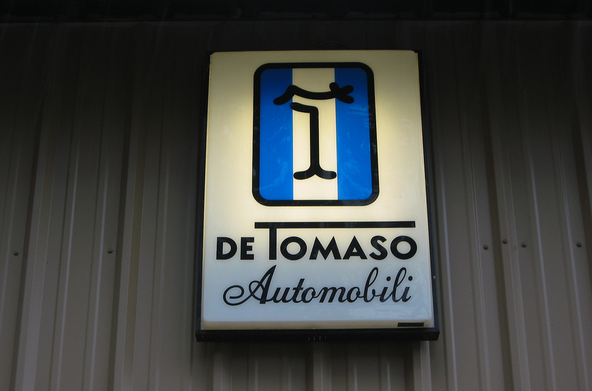 De Tomaso Automobili se fundó en 1959 en Módena y fue declarada en bancarrota en 2012, luego de que la compraran inversores chinos