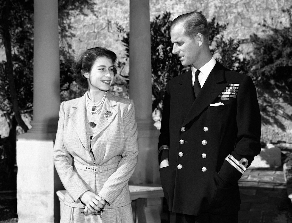 La princesa Isabel de Inglaterra con su marido Felipe en Villa Guardamangia, Malta, 23 de noviembre de 1949 (AP Foto/Max Desfor)