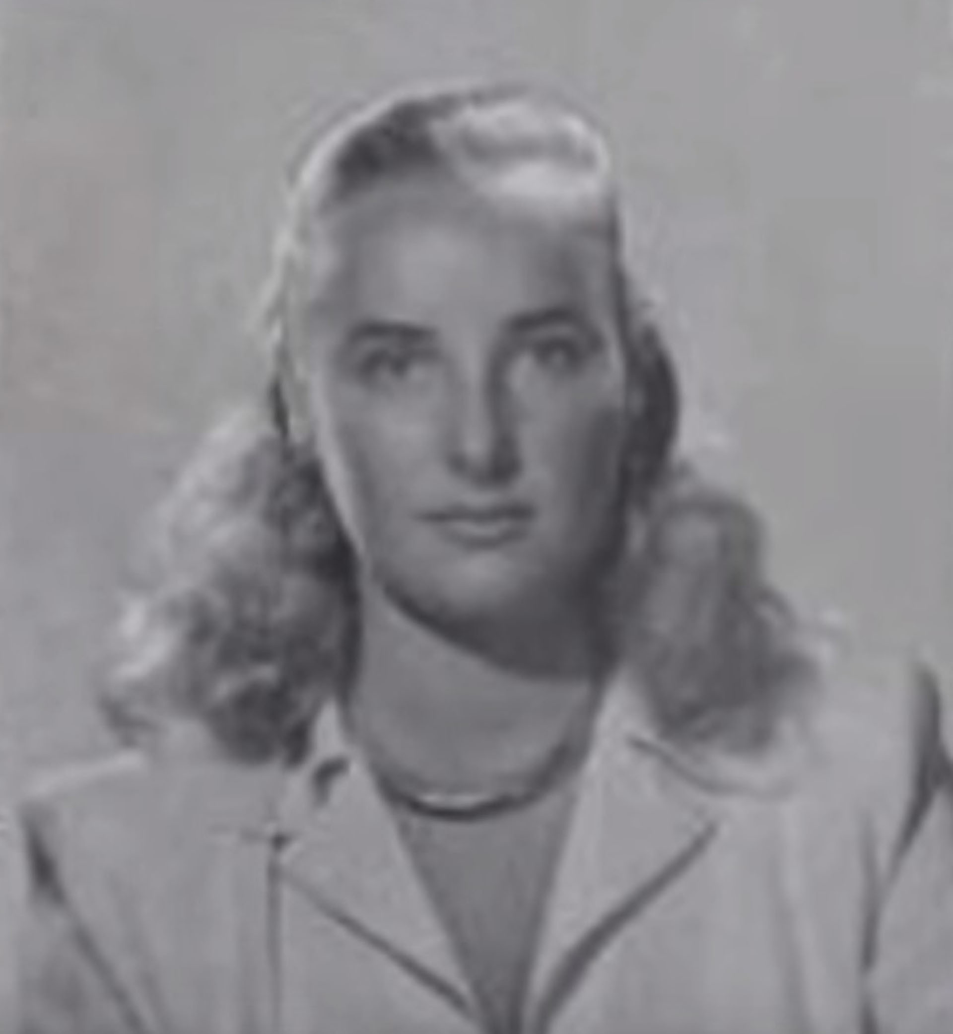 La foto de su pasaporte, poco después de casarse