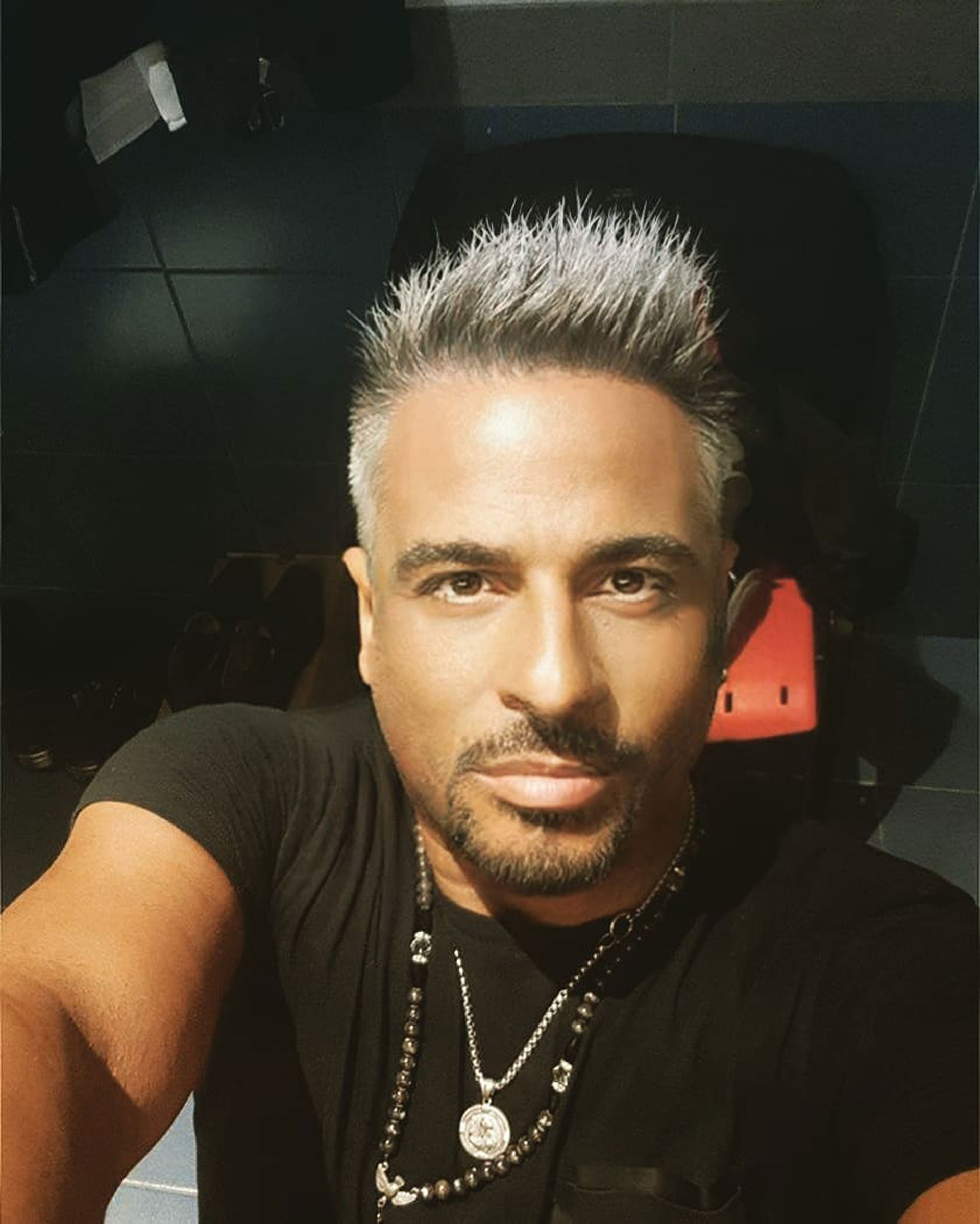 Marcelo Iripino renovó su look y mostró su nueva apariencia en Instagram. Al verlo su rostro tan cambiado generó dudas si se hizo un retoque estético o simplemente utilizó Photoshop
