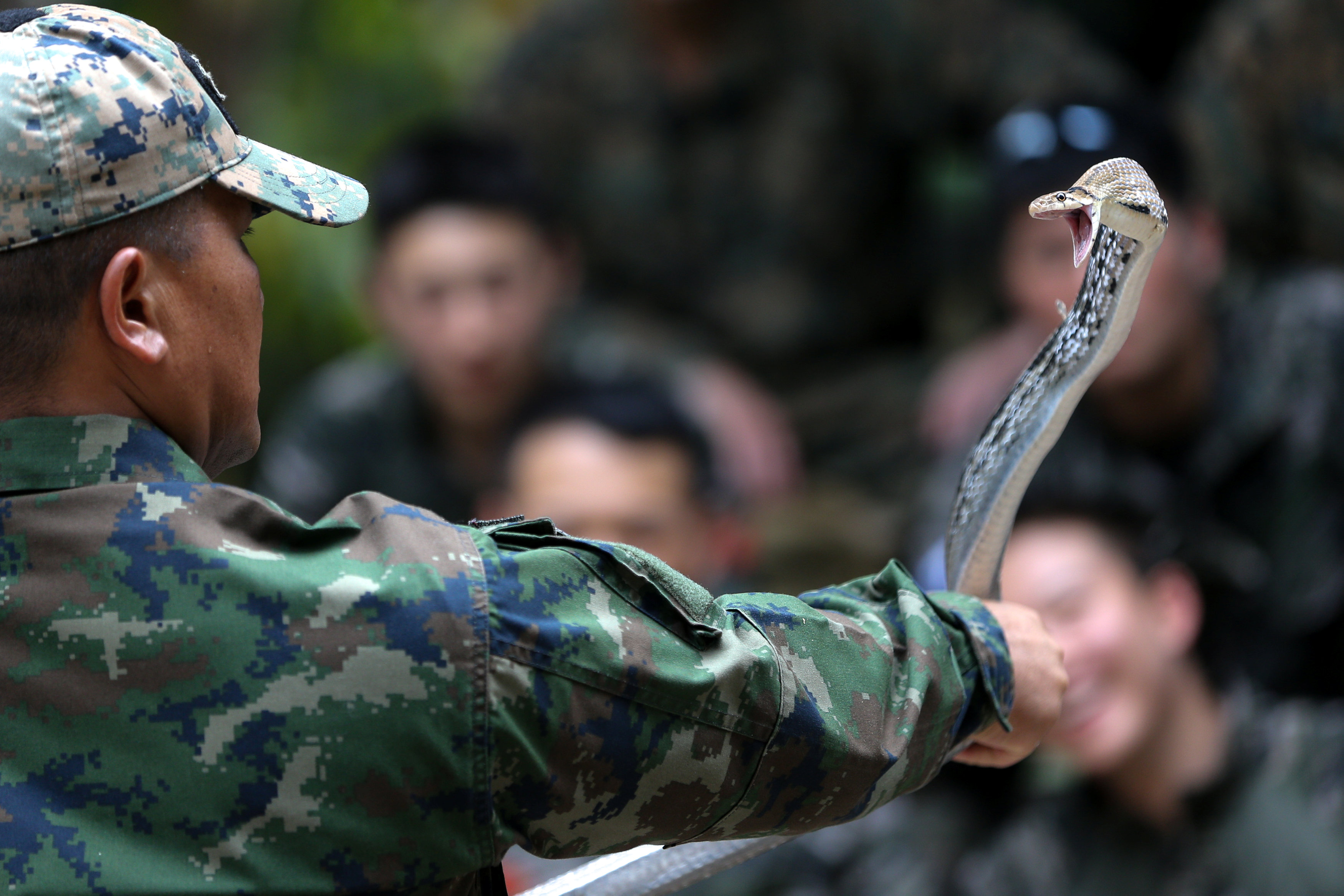 (REUTERS/Athit Perawongmetha)