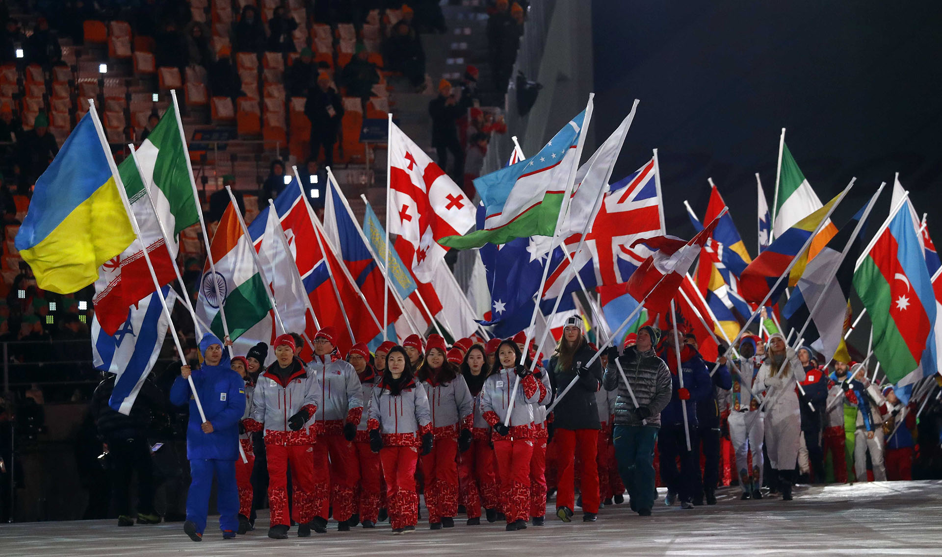 La ceremonia culminó con el desfile de las naciones participantes