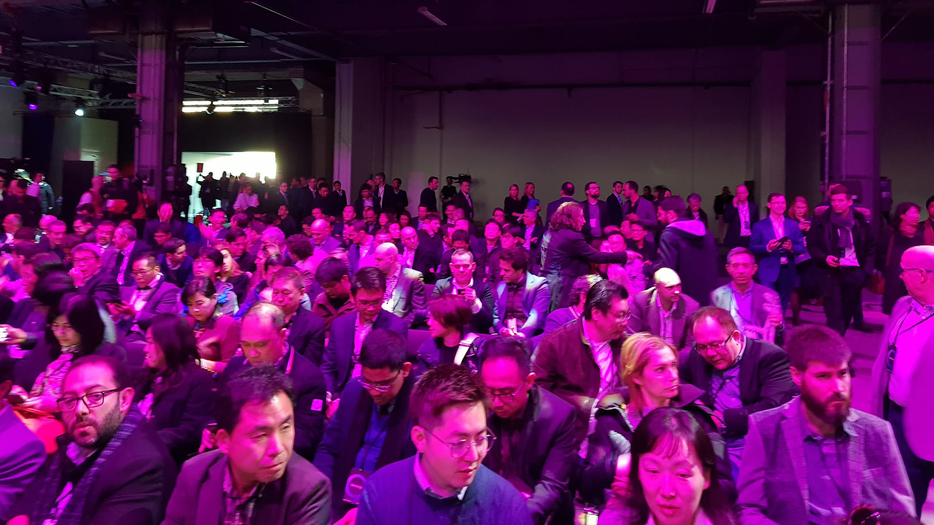 Antes de que comience oficialmente el Congreso Mundial de Móviles (MWC) en Barcelona, Samsung presentó sus nuevos teléfonos tope de gama, Galaxy S9 y S9+. La cita fue en el Fira Montjuic de la ciudad española