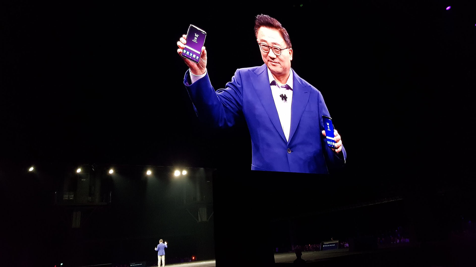 Samsung refuerza su apuesta por la calidad fotográfica, por eso, en estos nuevos modelos sumó varias características premium. Las cámaras tienen un estabilizador óptico y un enfoque automático, e integran un sensor Super Speed Dual Pixel con potencia dedicada de procesamiento y memoria que permite combinar hasta 12 cuadros en una sola toma