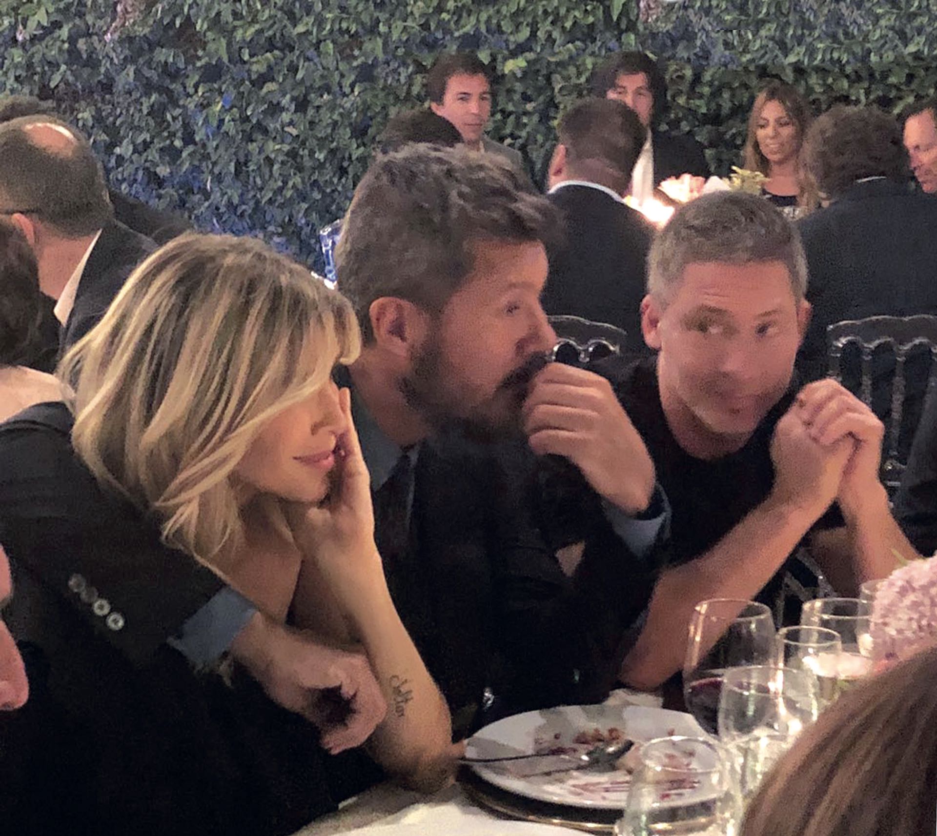 Suar, Marcelo y Guillermina de charla en la mesa principal. (Foto Fabián Uset/GENTE)