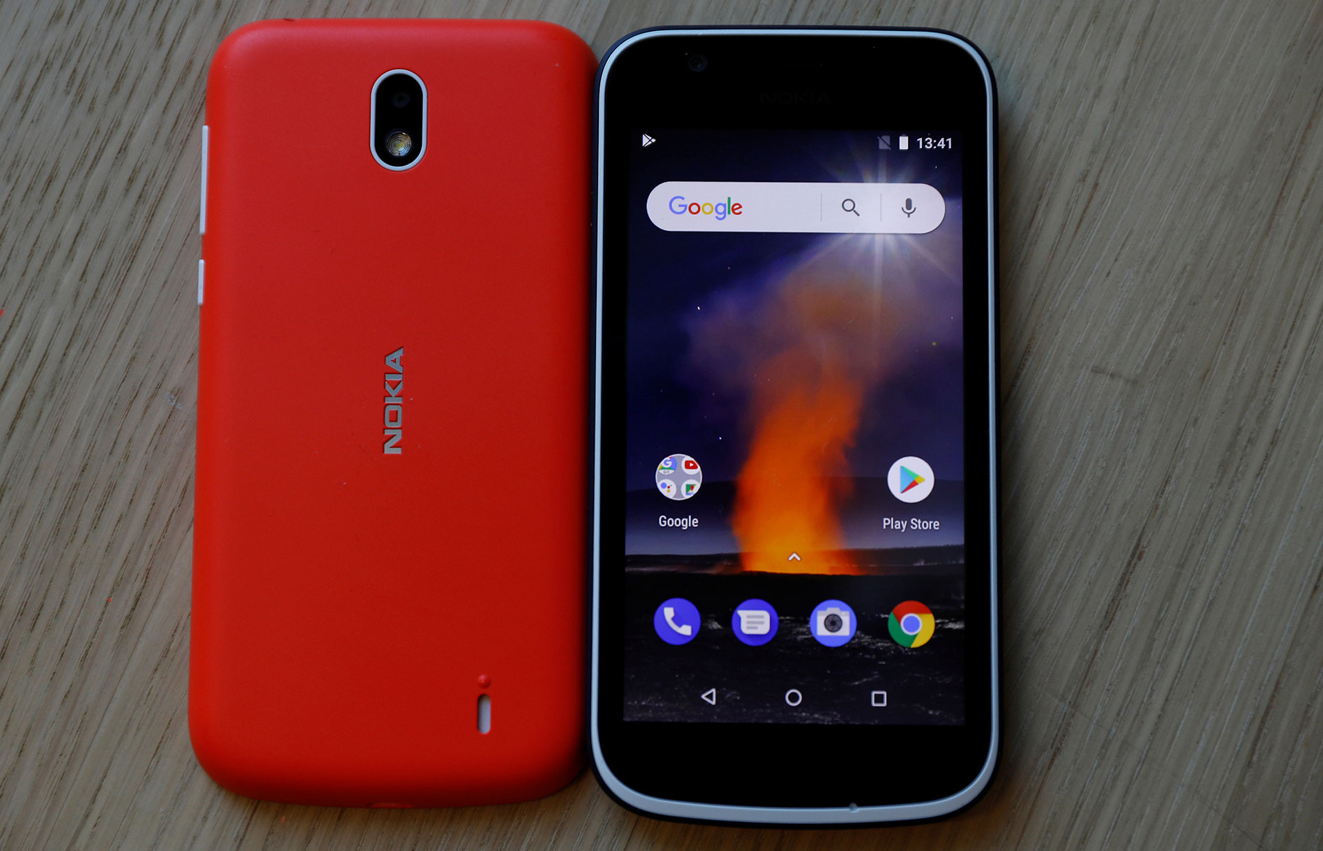 El Nokia 1 tiene una pantalla de 4,5 pulgadas, 8GB de almacenamiento y 1 GB de RAM, que incluye Android Oreo (Reuters)