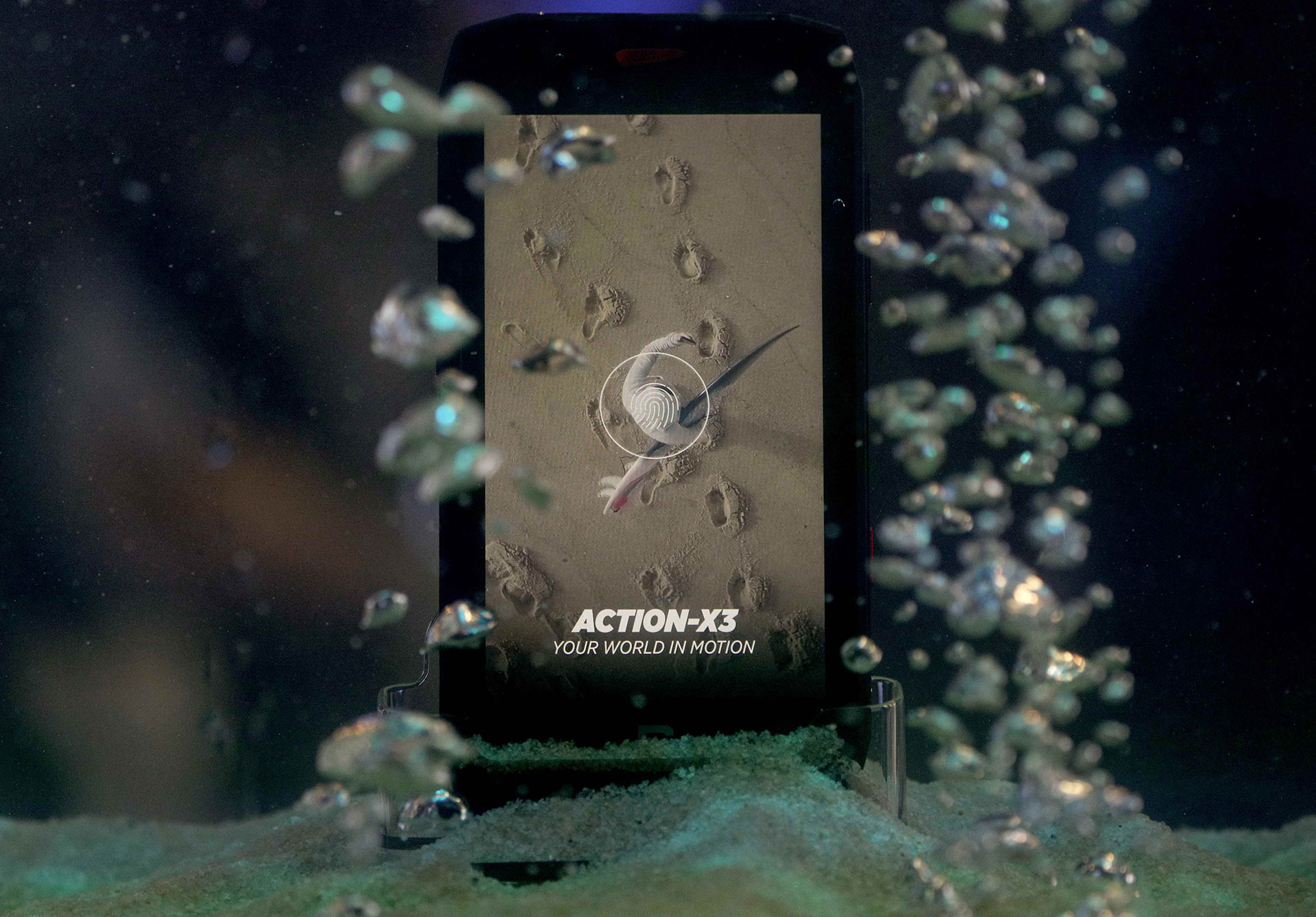 El Action X3 fue diseñado conforme a la norma MIL STD 810G y la IK02. Puede resistir a caídas, golpes, arena, húmedas y temperaturas extremas (desde -10°C y hasta más de 50°C)