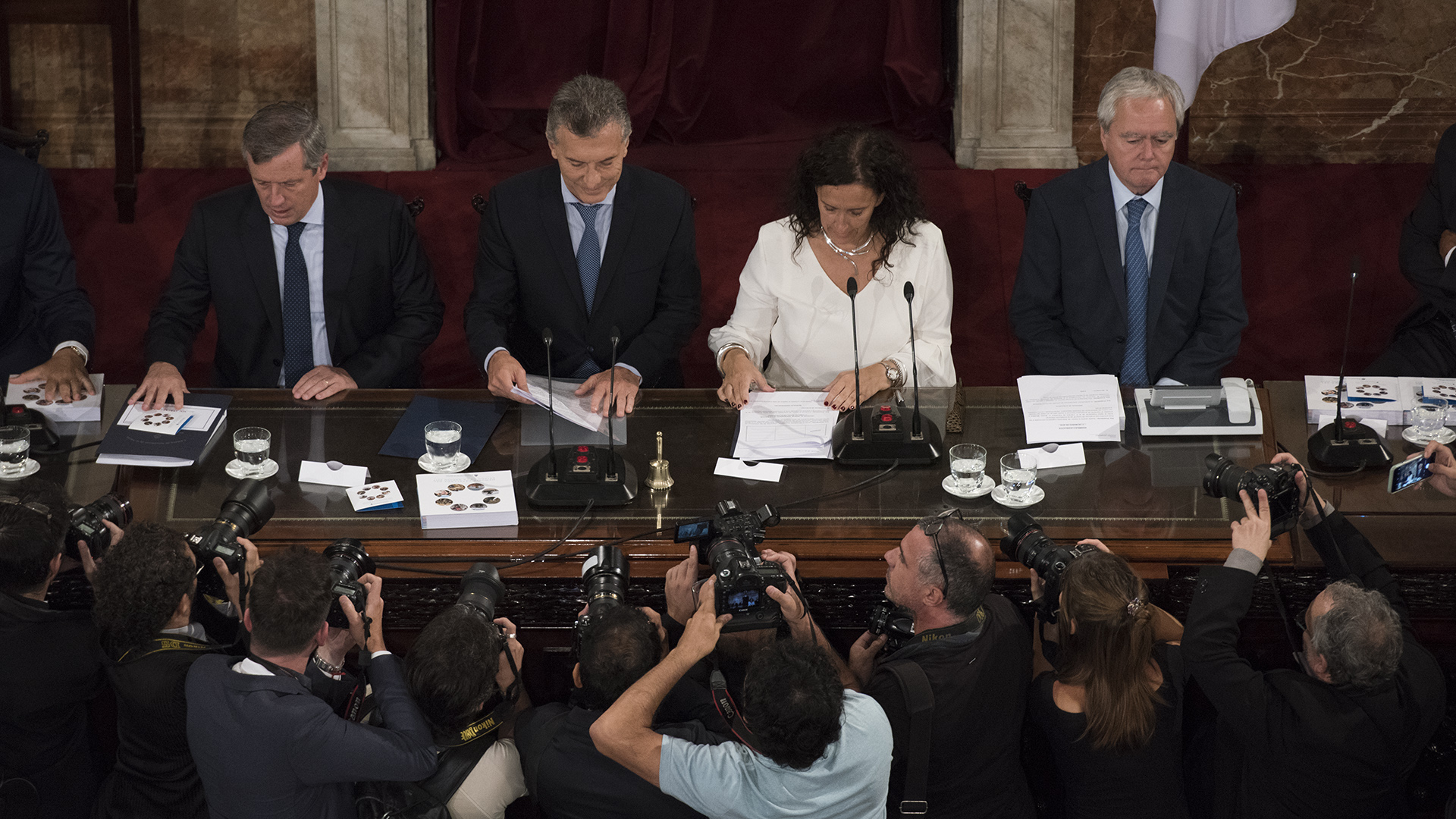 Emilio Monzó, Mauricio Macri, Gabriela Michetti y Federico Pinedo retratados por los fotógrafos