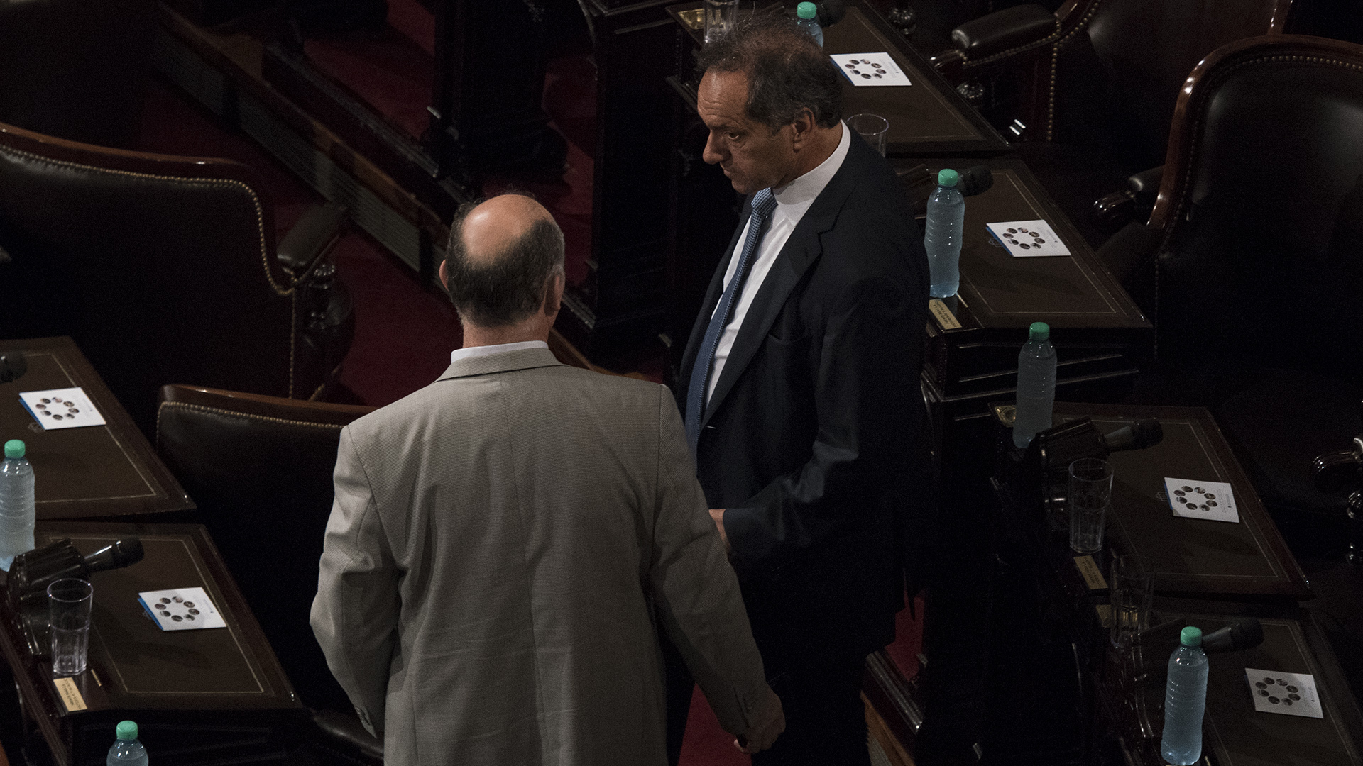 Daniel Scioli se ubica en su banca