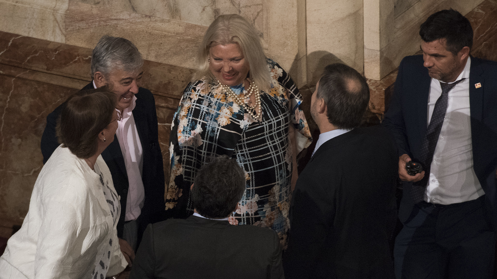 Elisa Carrió junto a otros legisladores del oficialismo