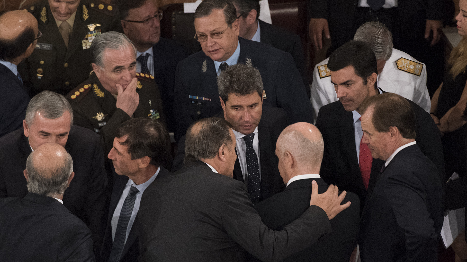 Sergio Uñac junto a Urtubey, Bordet y otros gobernadores