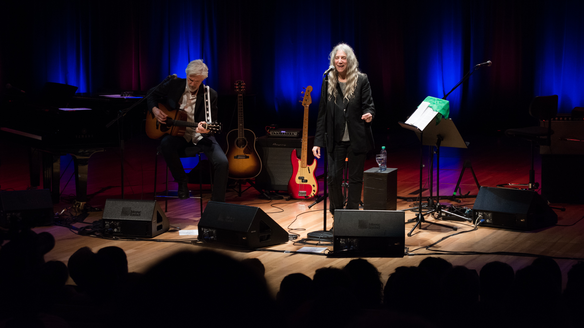 Patti Smith junto a su histórico guitarrista Tony Shanahan