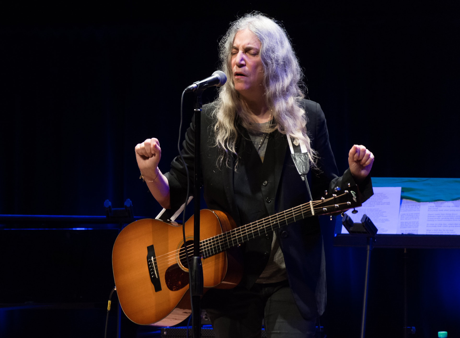 Patti Smith sobre el escenario