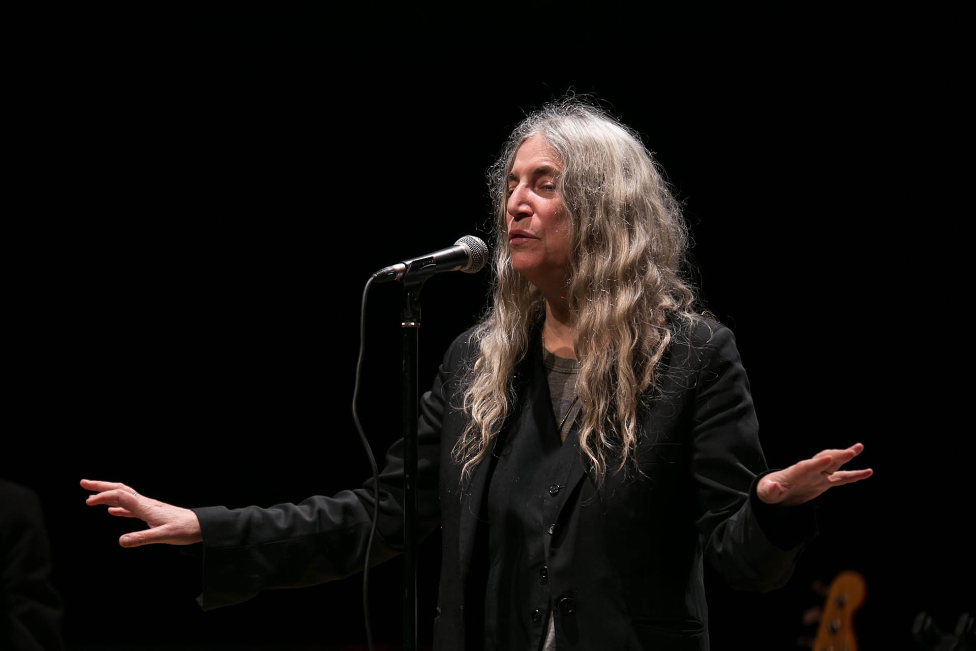 Patti Smith se presentó el 1 de marzo en la Sala Sinfónica del CCK para un concierto extático y memorable