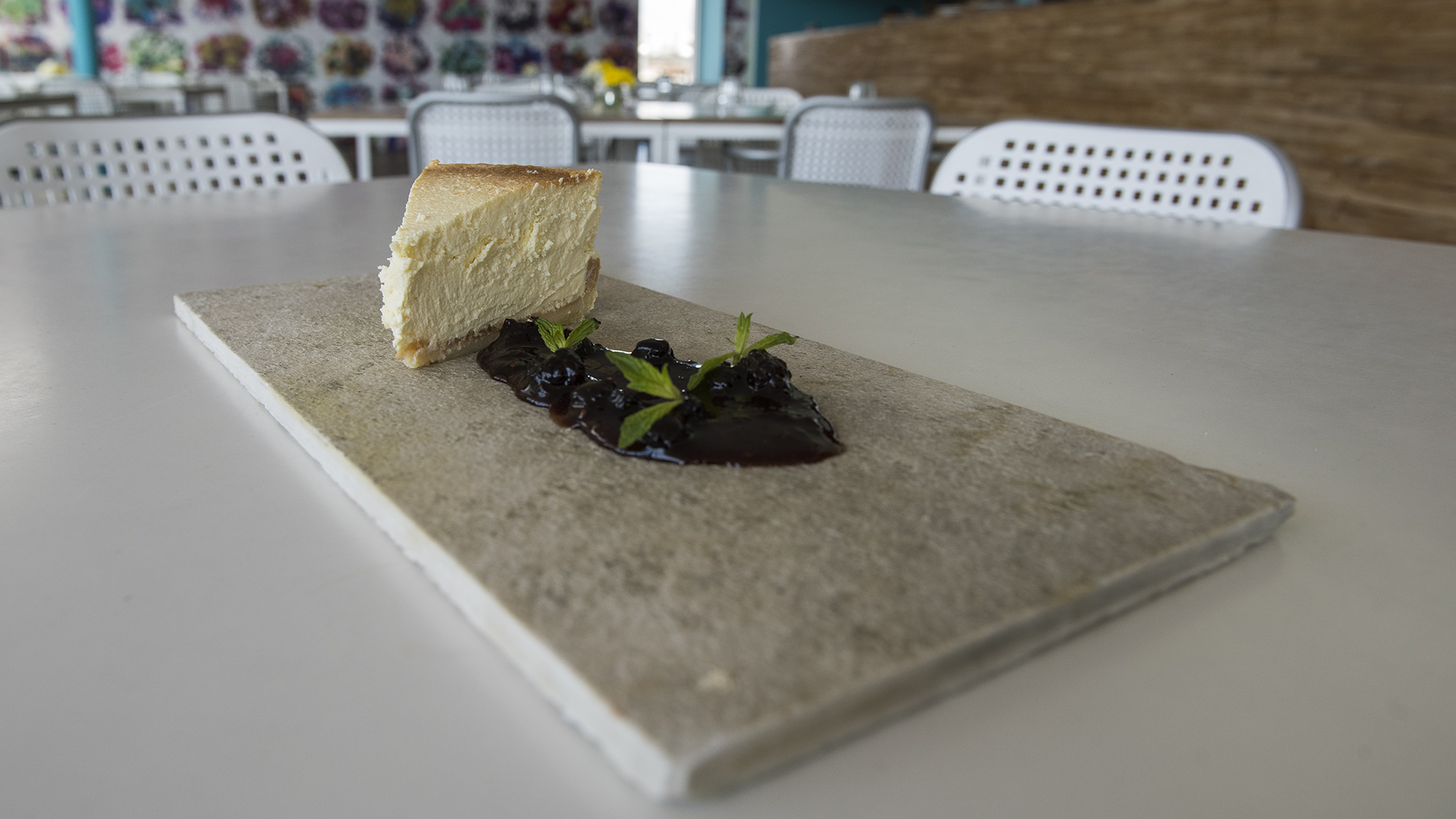 El cheseecake, una de las tantas propuestas para aquellos que deseen tener la experiencia completa del café PROA (Adrian Escandar)