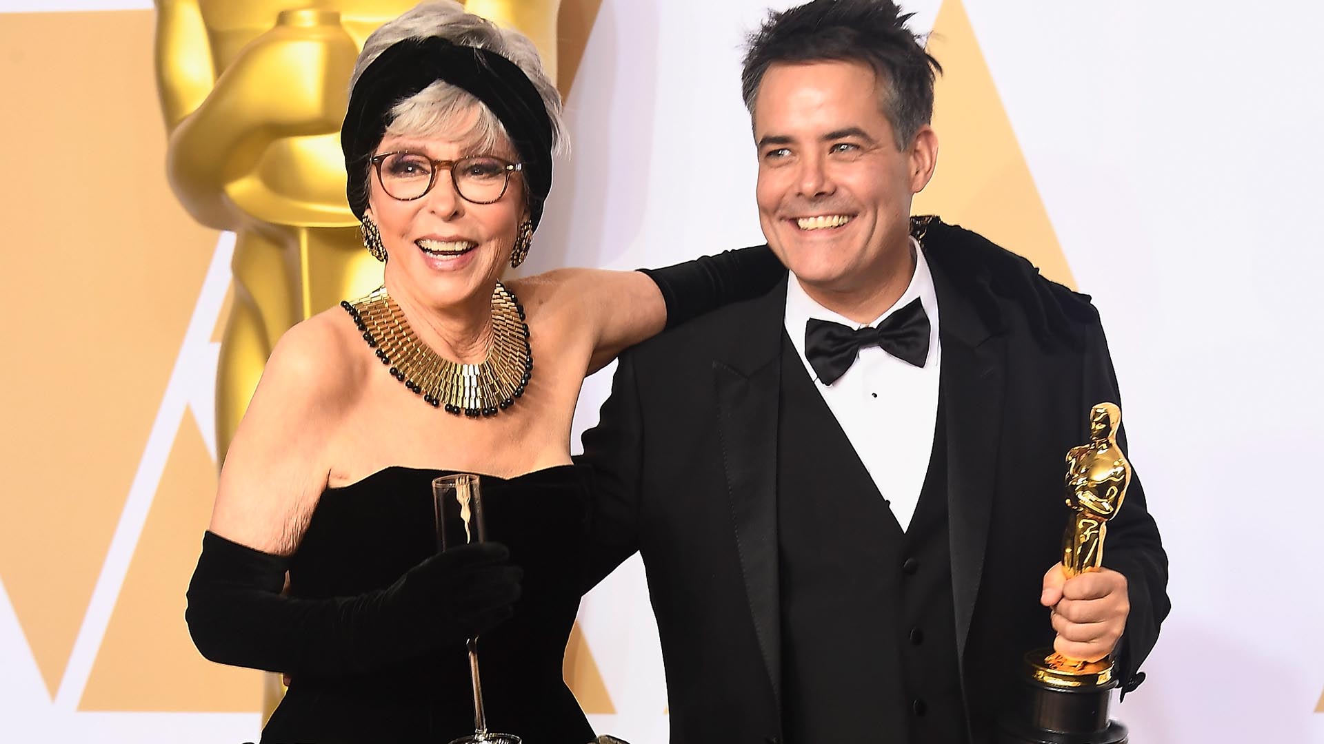 Sebastián Lelio, con Rita Moreno (Frazer Harrison/Getty Images/AFP)