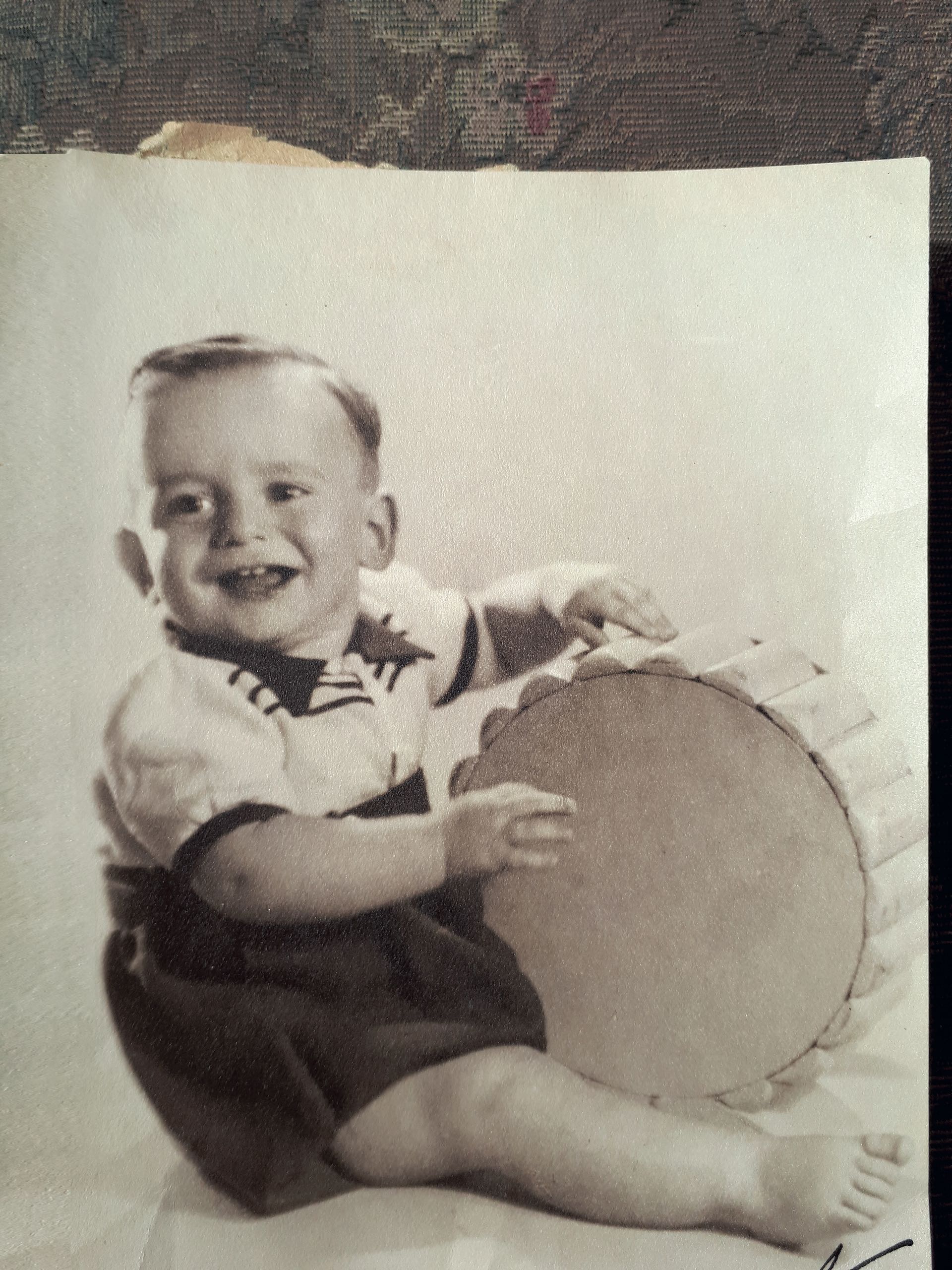 Jorge en su niñez, con la ancha sonrisa que lo caracterizó siempre. (Foto Archivo GENTE)