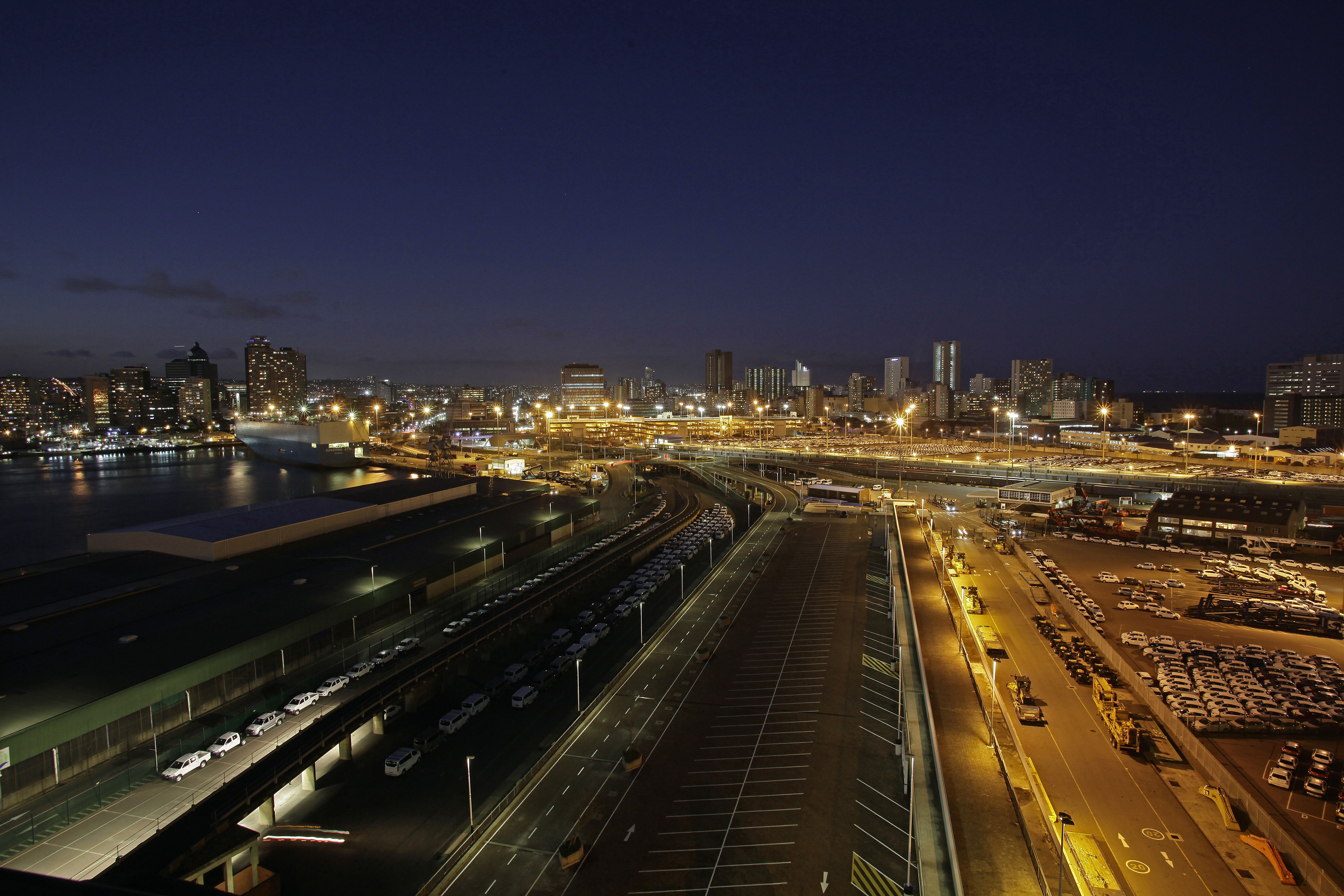 El centro financiero de Durban, en Sudáfrica, de noche (Bloomberg / Kevin Sutherland / The Washington Post)