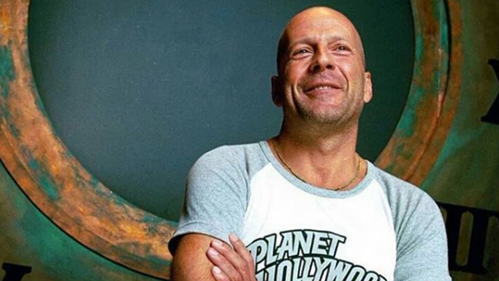 Bruce Willis, conocido por sus películas de acción, respondió preguntas sobre su vida personal basadas en las búsquedas de Google