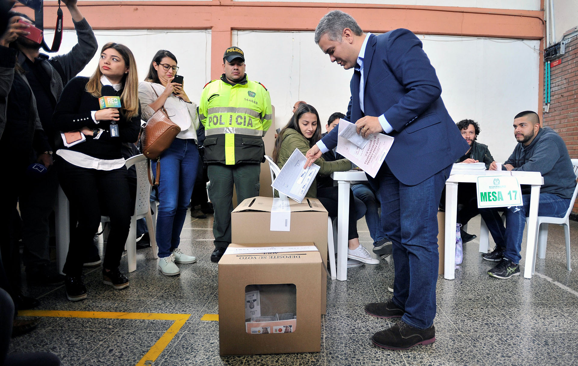 Así votó Iván Duque este domingo (REUTERS)
