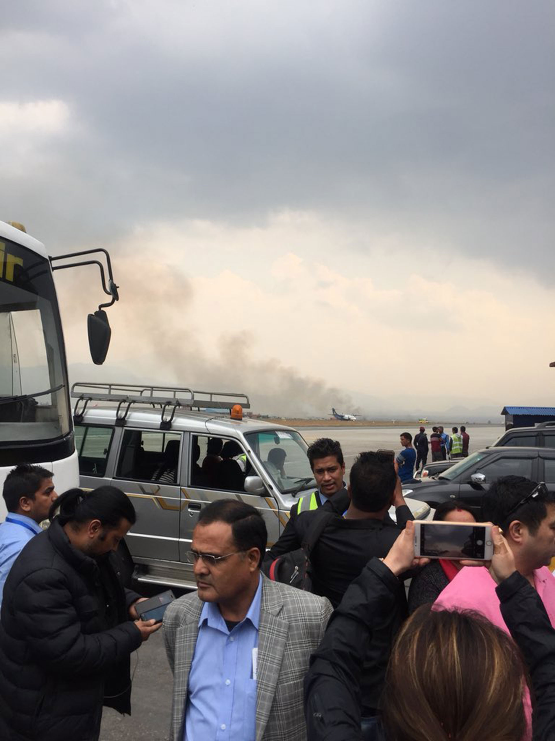 La vista desde la zona del descenso de los pasajeros en el aeropuerto de Tribhuvan