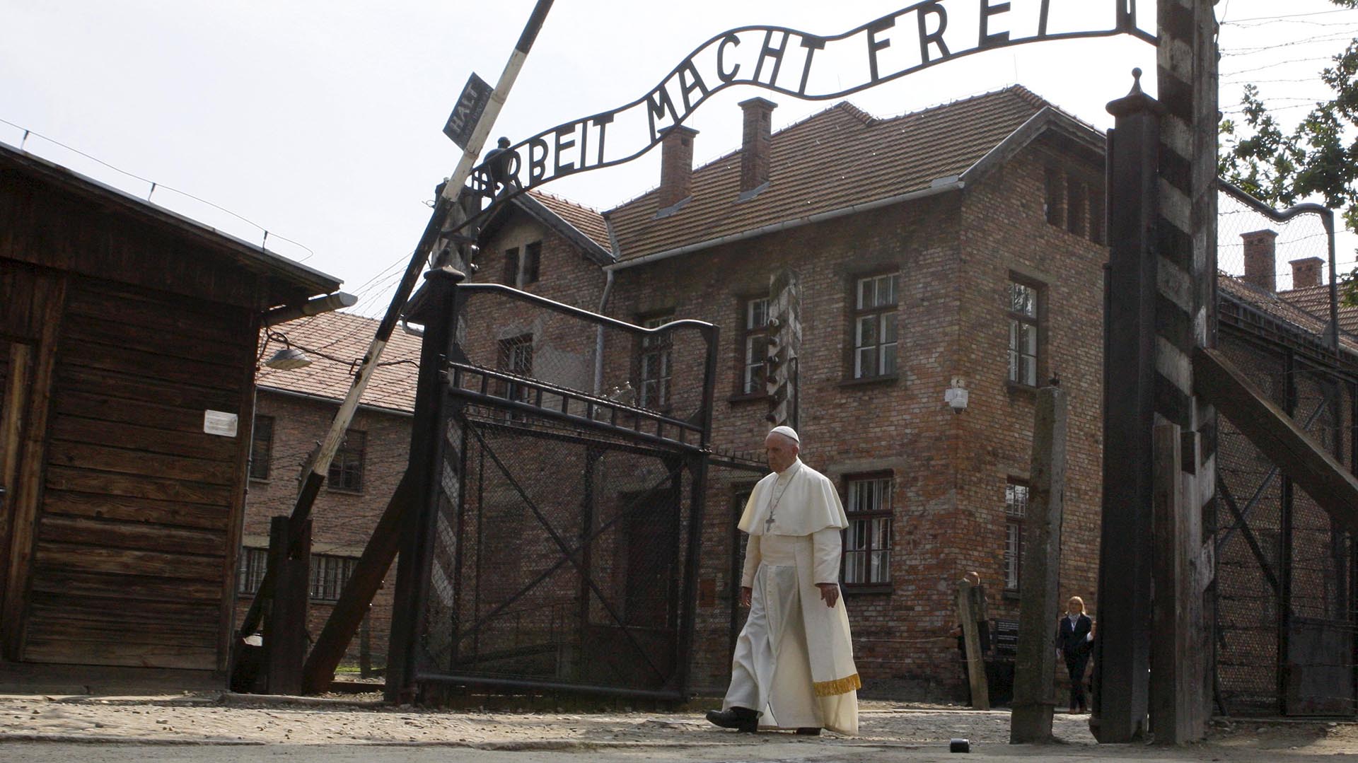29 de julio de 2016: el Papa visita el campo nazi de exterminio de judíos en Auschwitz, Polonia