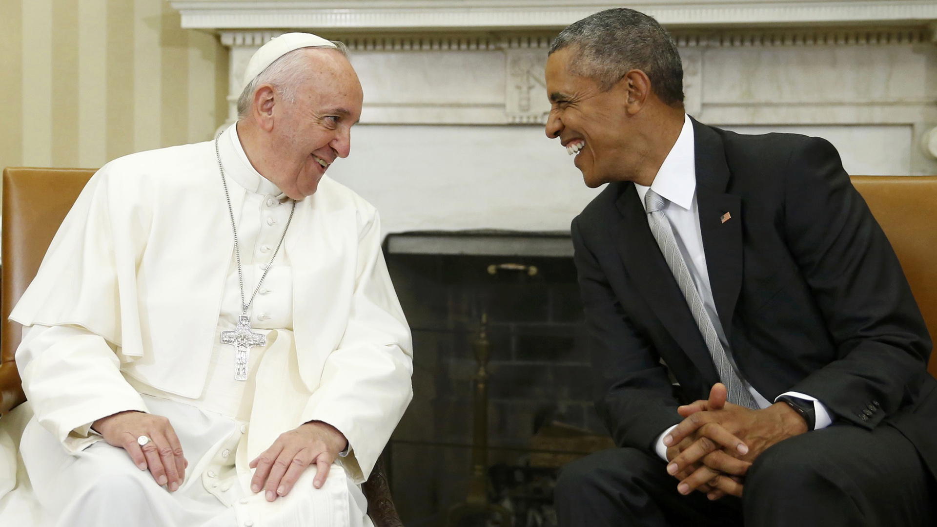 23 de septiembre de 2015: el presidente Barack Obama recibe al papa Francisco en el Salón Oval de la Casa Blanca, durante la primera visita del Santo Padre a los Estados Unidos